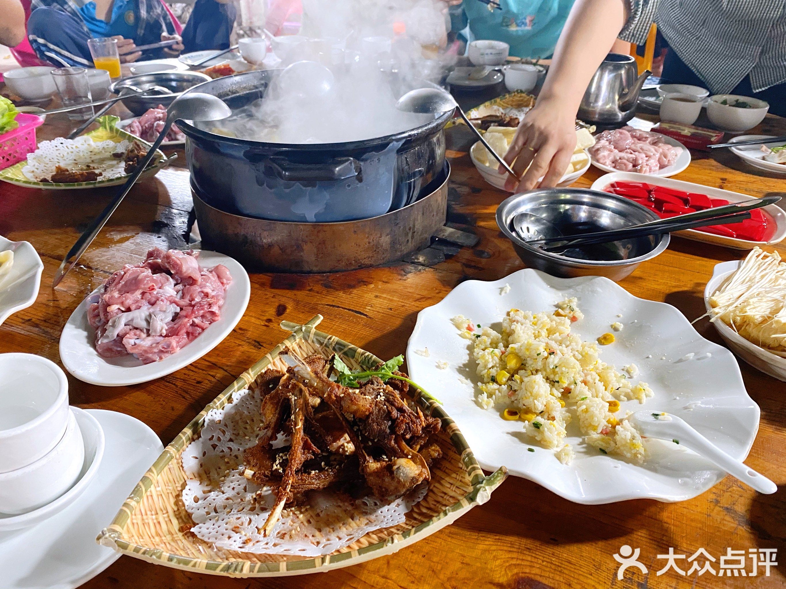 新香满村乳羊火锅(荔枝沟店)