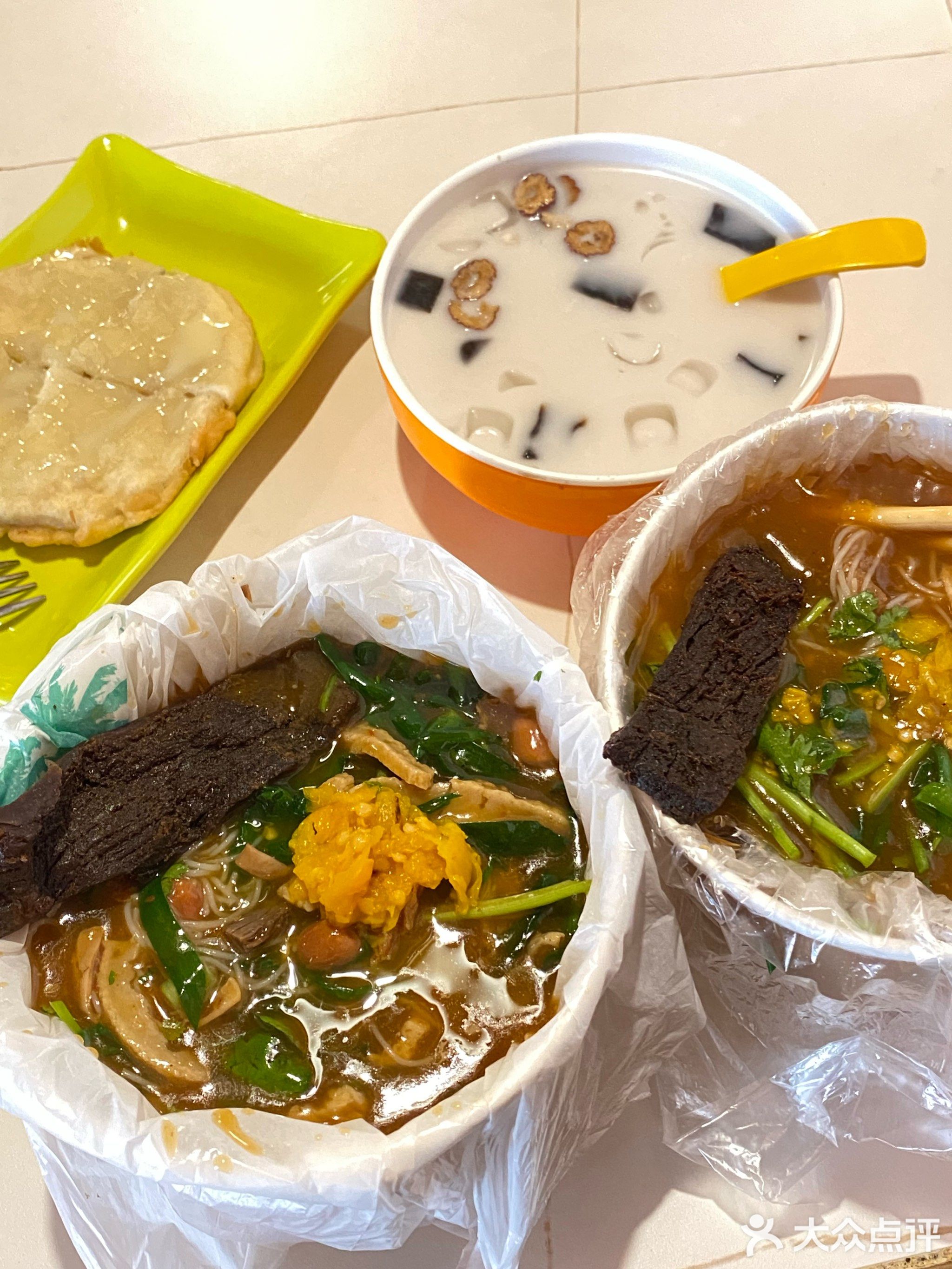 琼南新海酸粉店