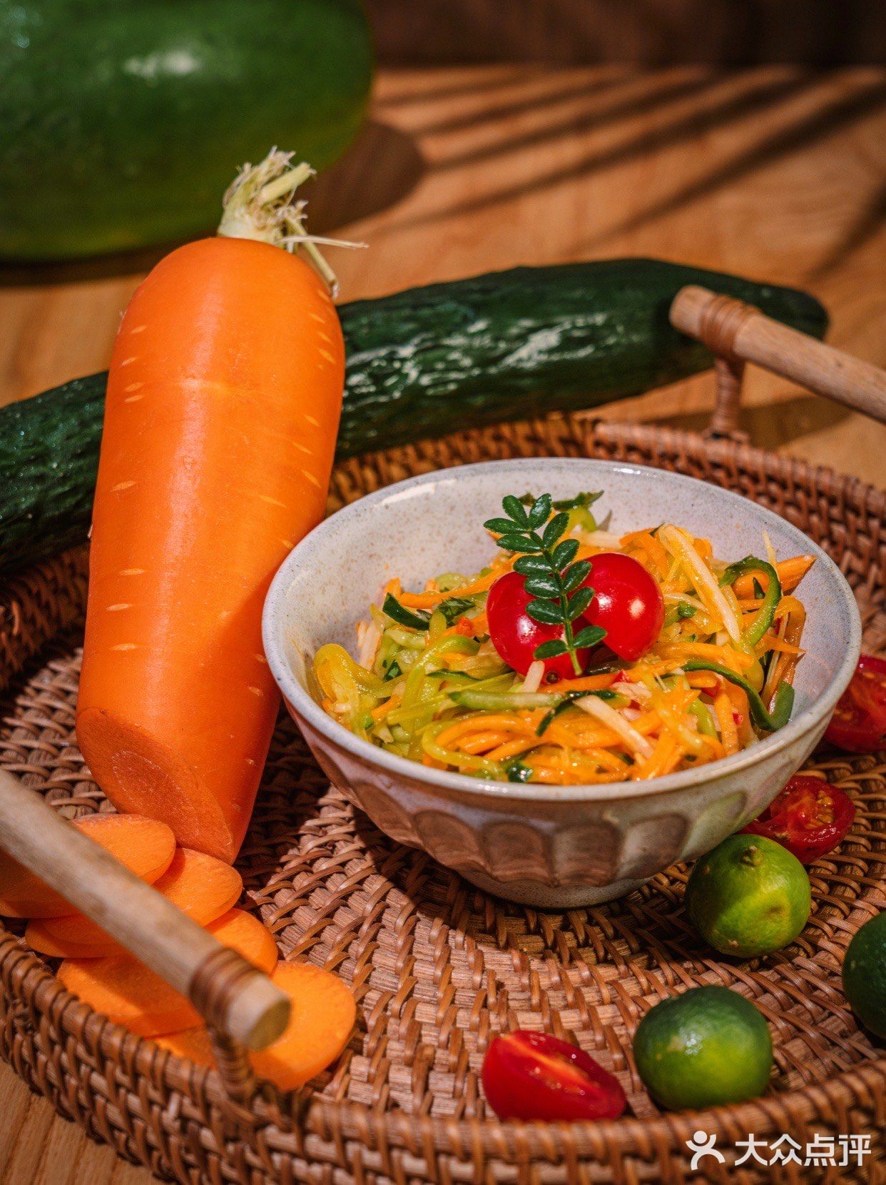 朋花花吃饭啦(UCC6栋店)