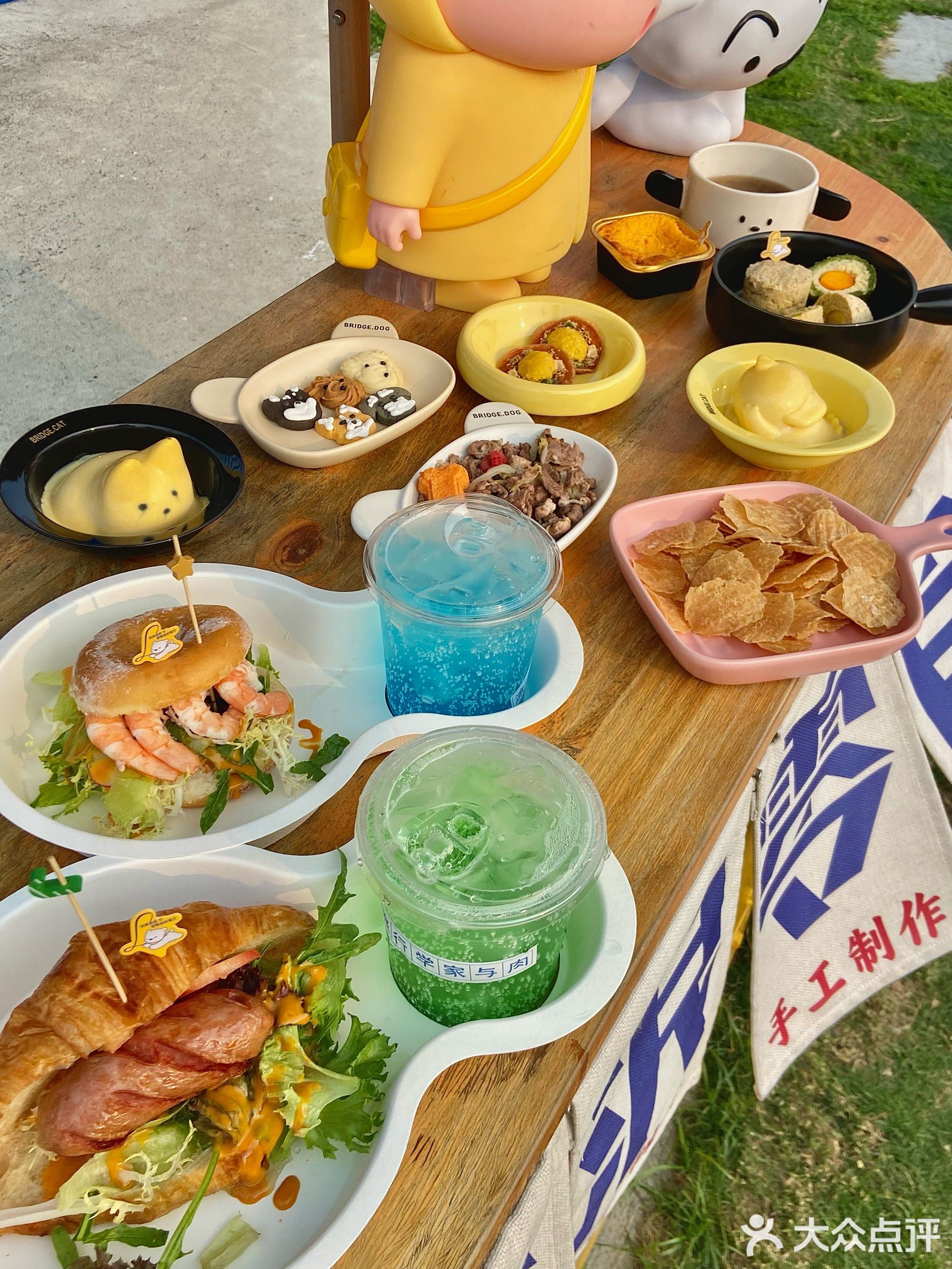 流浪萌宠友好餐厅