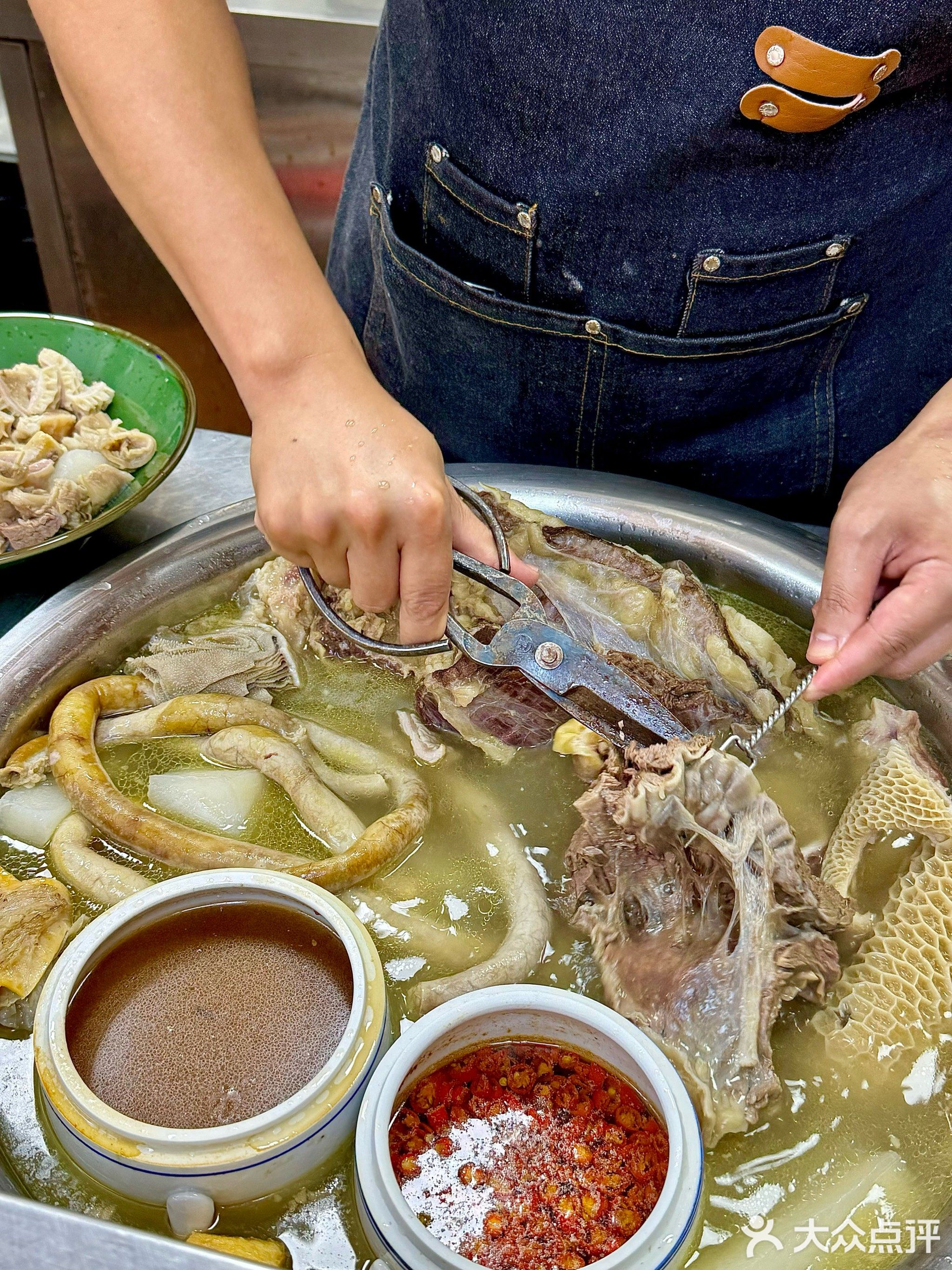 哲信鲜牛肉面馆(白水井店)