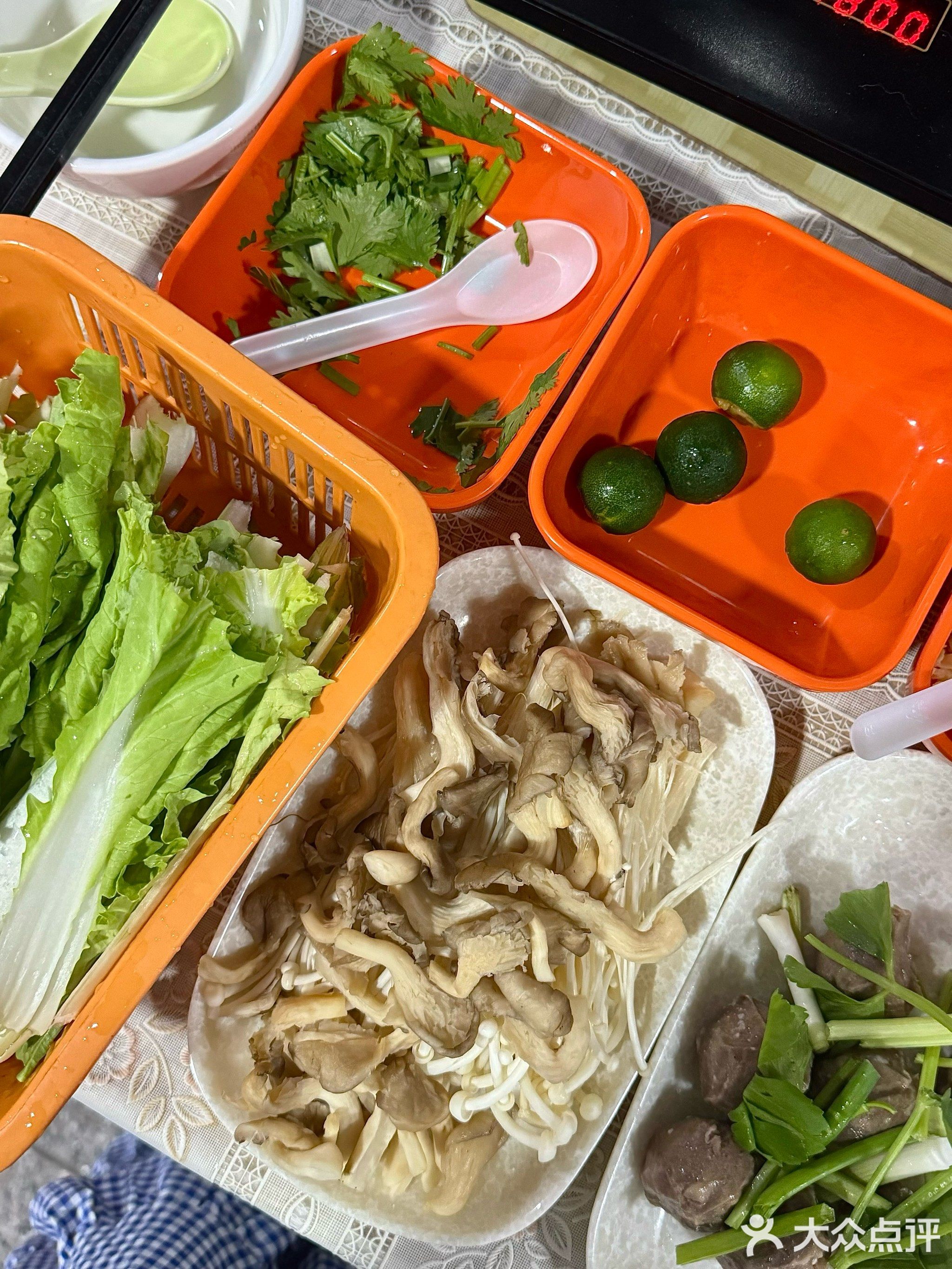 倩杰椰子鸡火锅(椰林店)