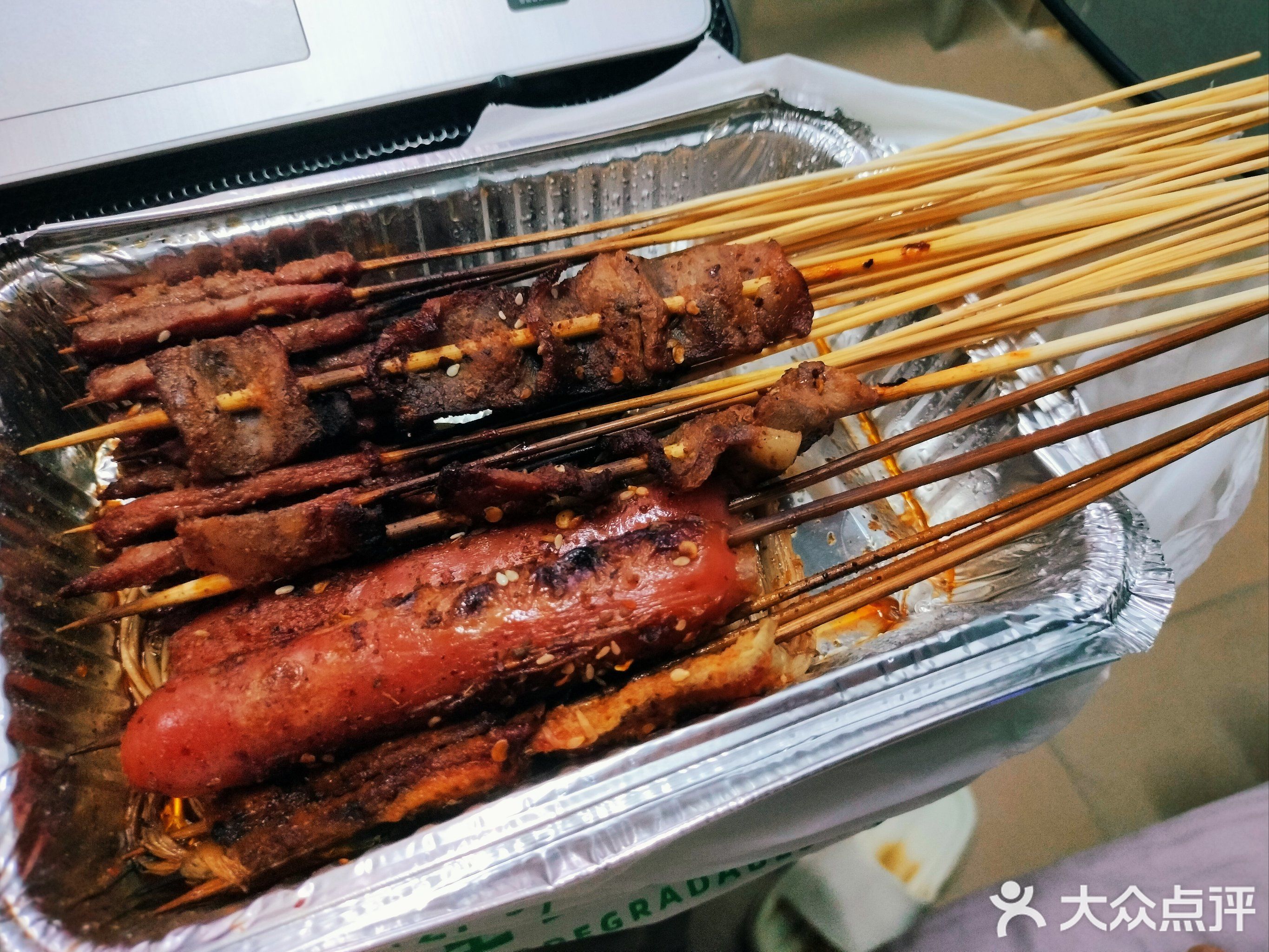 重庆伟哥海鲜烧烤大排档(吉阳区夜市店)