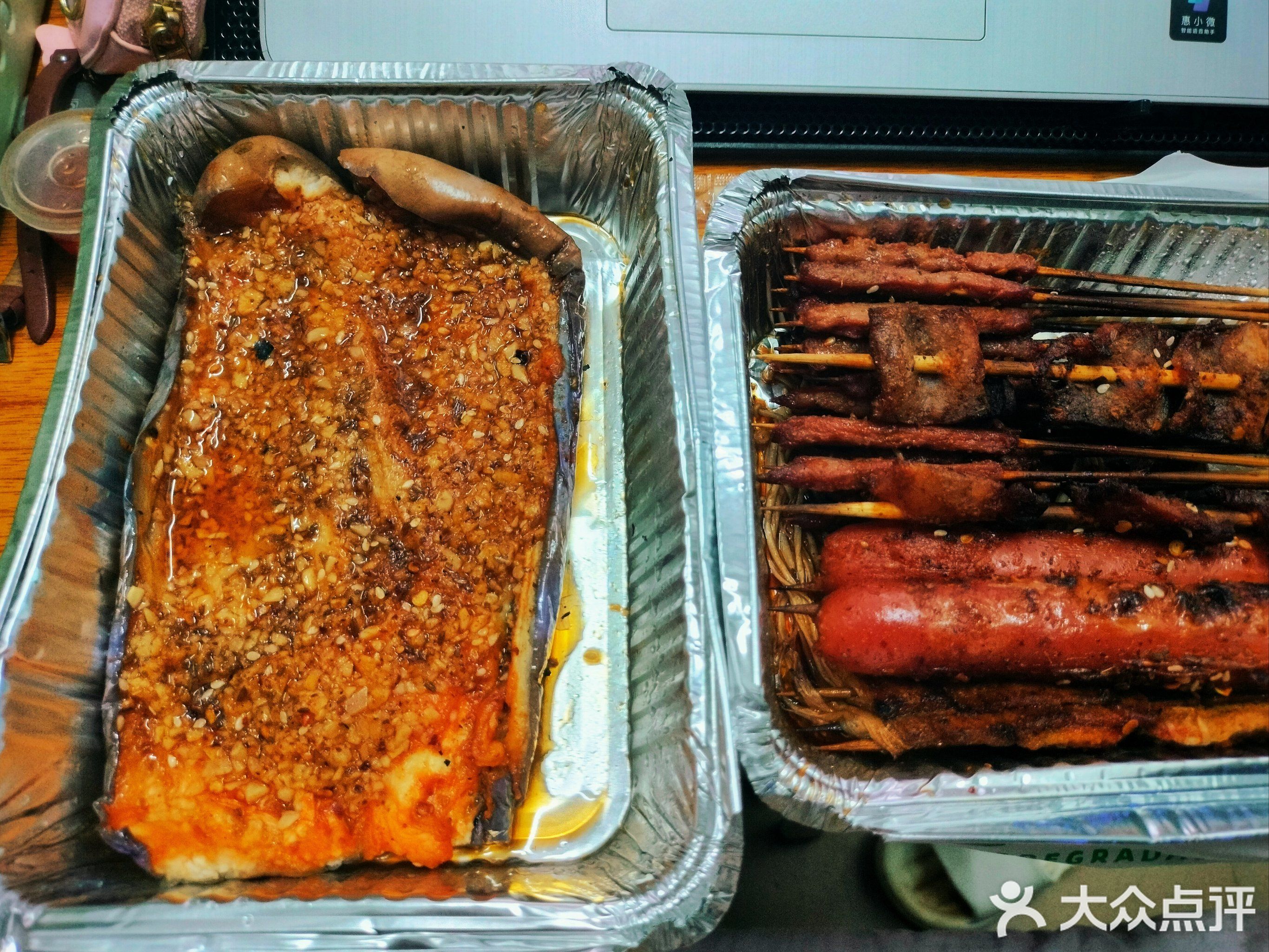 重庆伟哥海鲜烧烤大排档(吉阳区夜市店)