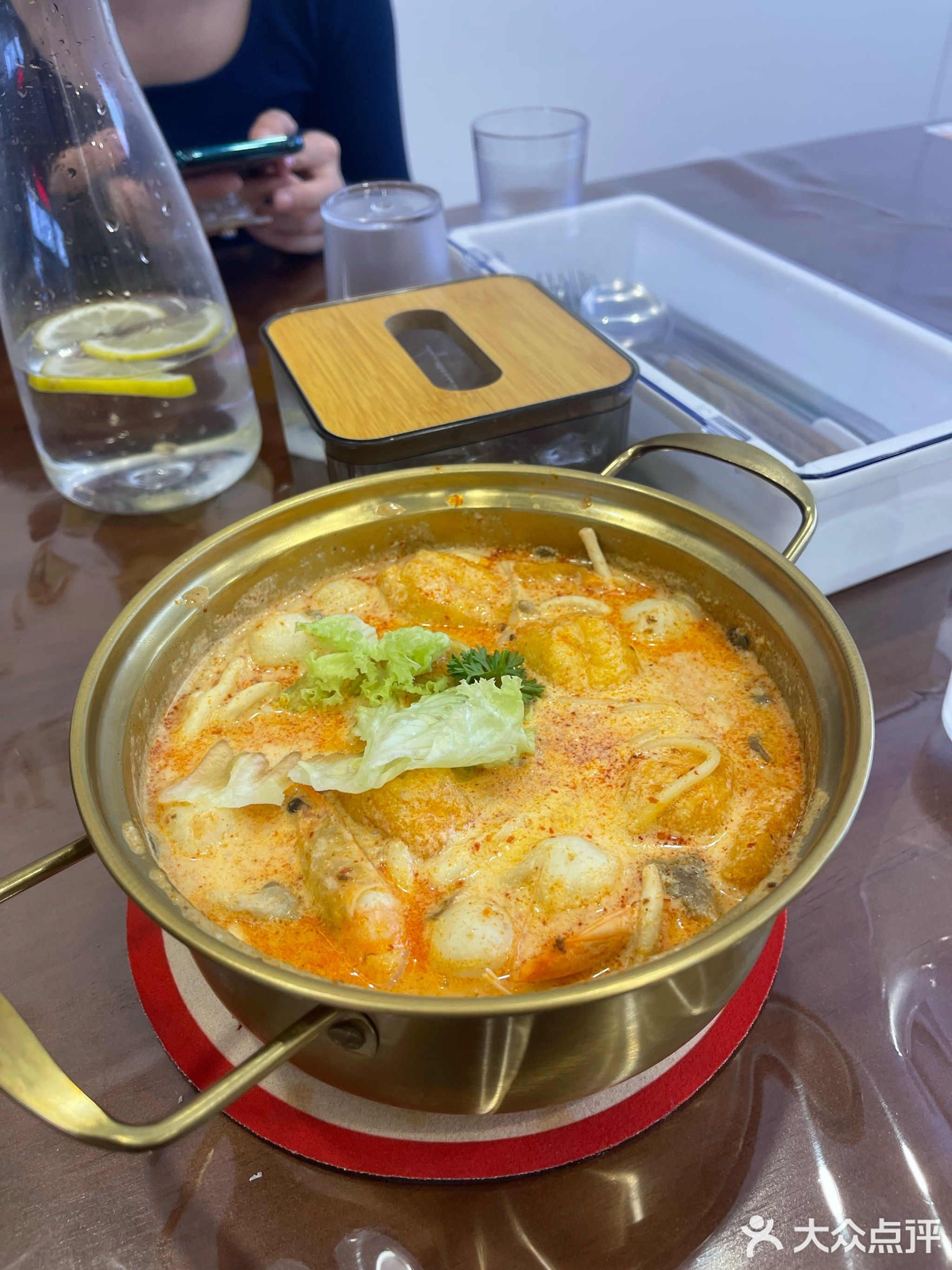 乐享简餐轻食(国贸中心银泰百货店)