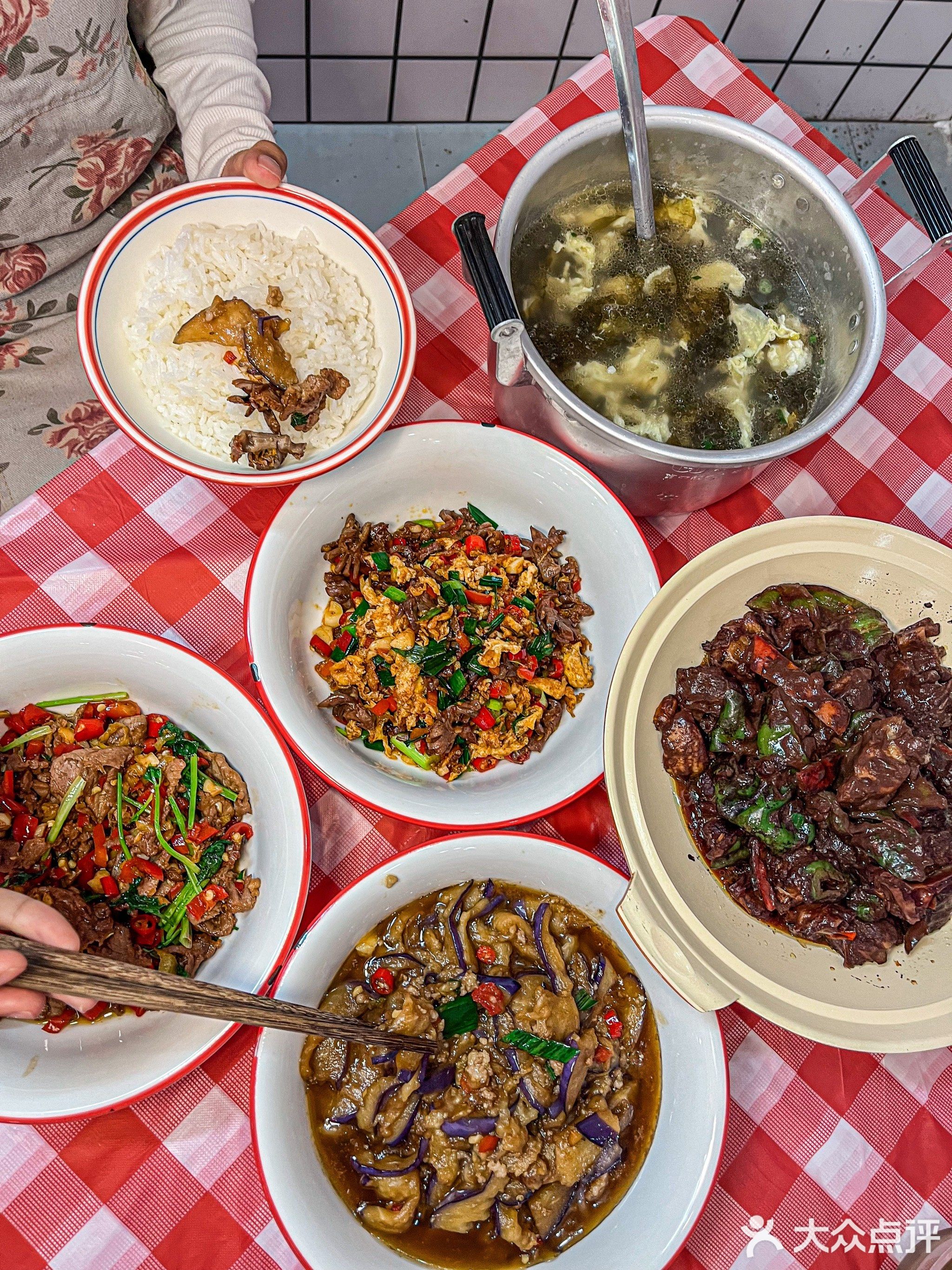 陈哥血鸭·下饭菜(做钦州更好吃的小炒店)