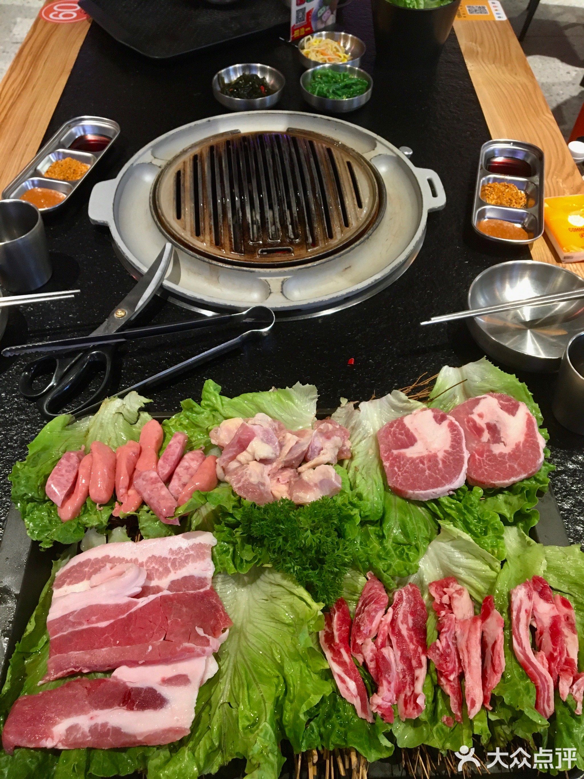 九哥欢焰韩式烤肉(季华园万科里店)