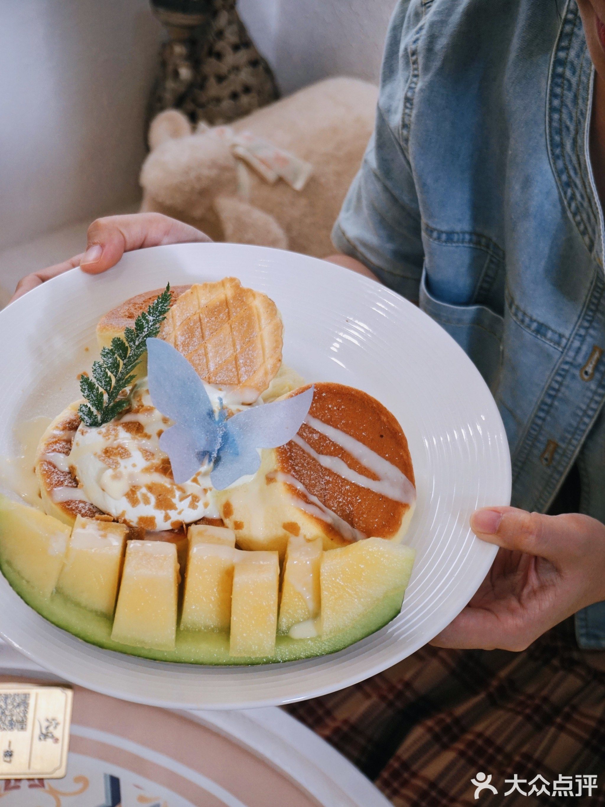 穴见蛋糕·咖啡·班戟