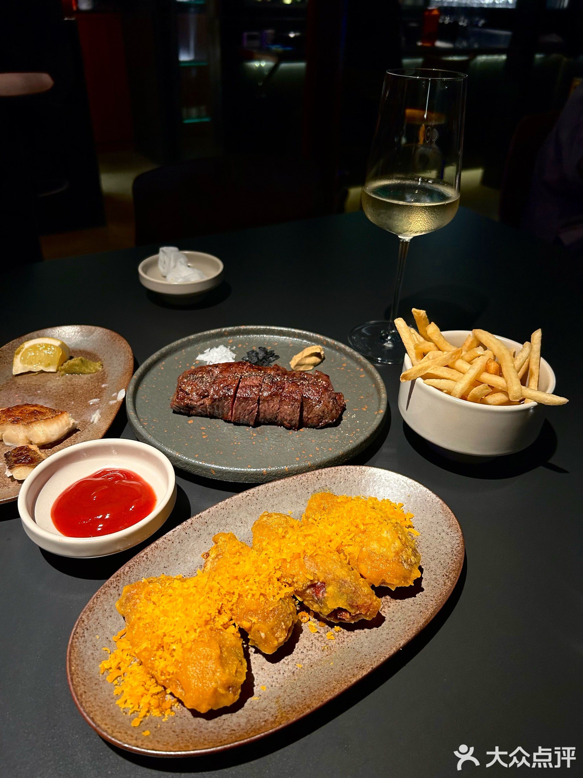 9TREE九樟阁餐酒馆(假日广场店)