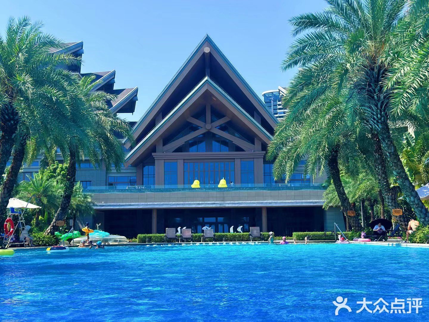 保利金町湾希尔顿逸林酒店-无边泳池