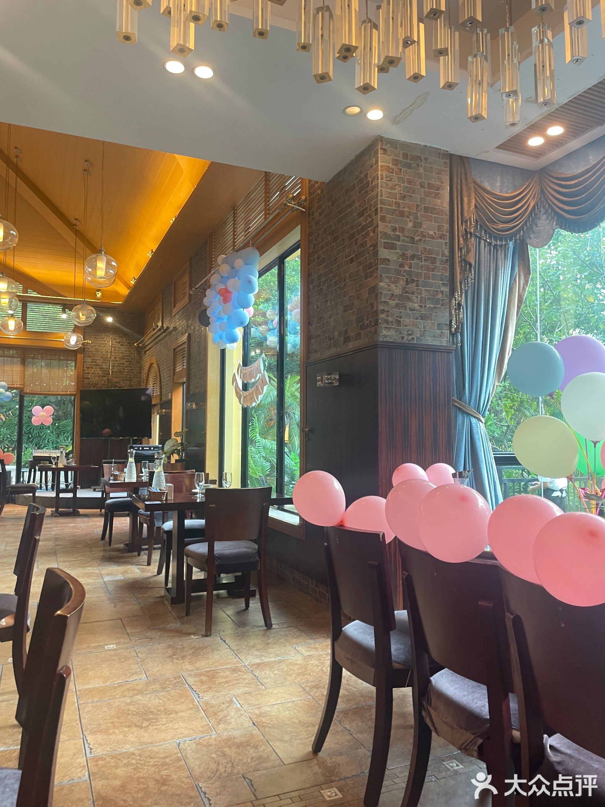 云顶湖畔餐厅·YC TABLE·生日主题(南城西平店)