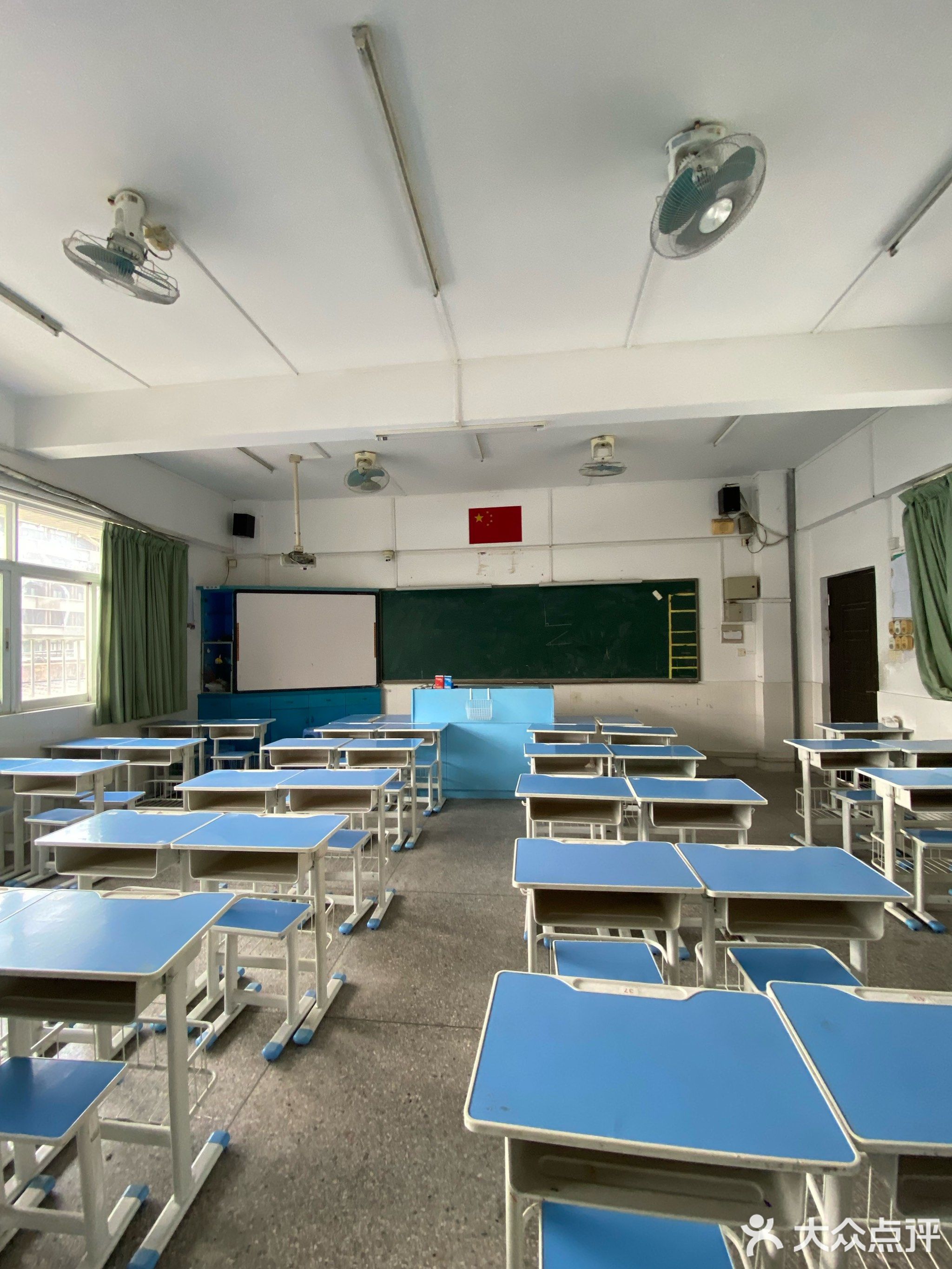 汕头市龙湖实验中学