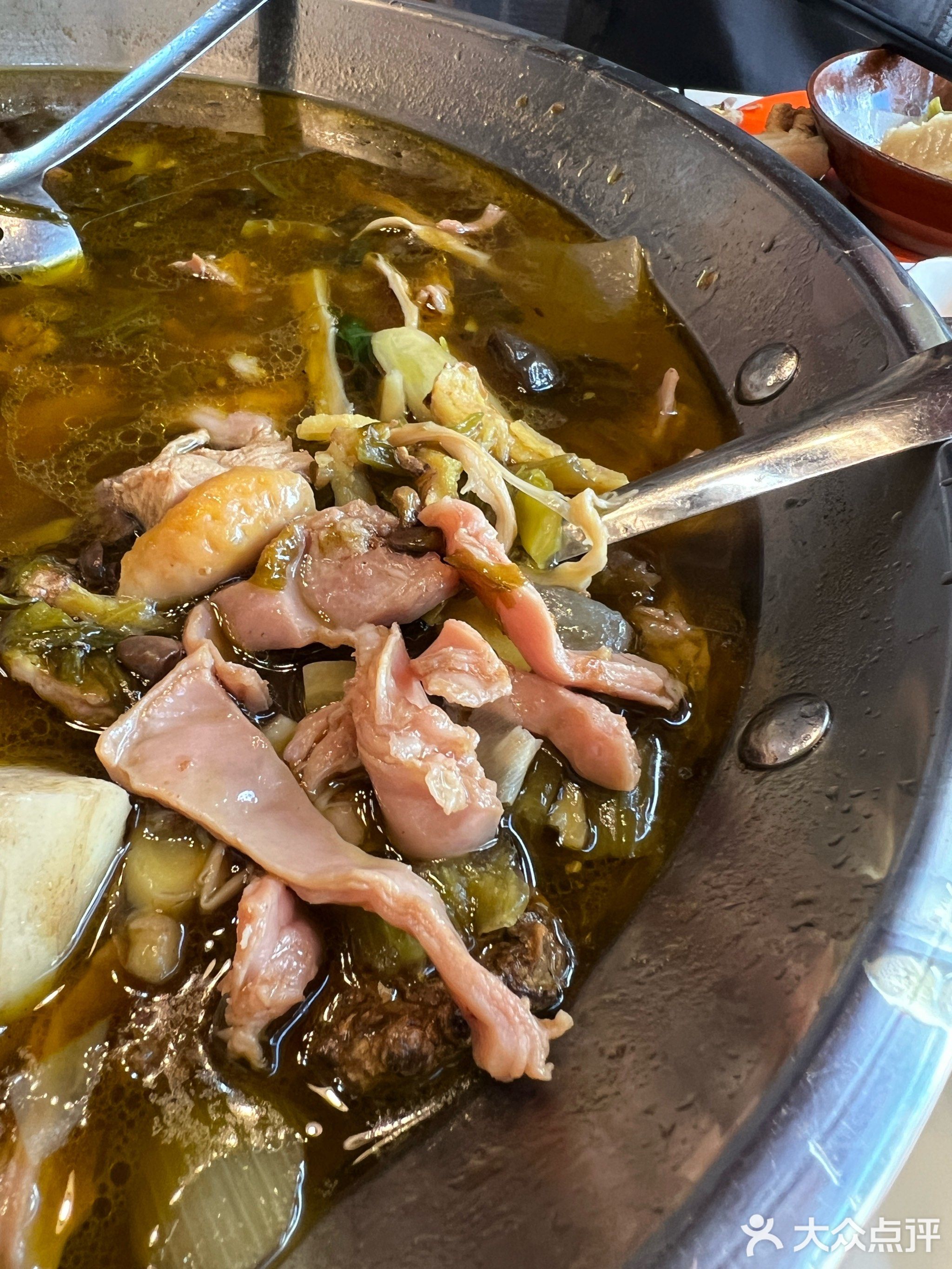 三椒老坛酸菜竹笋鸡(鹏城小区店)