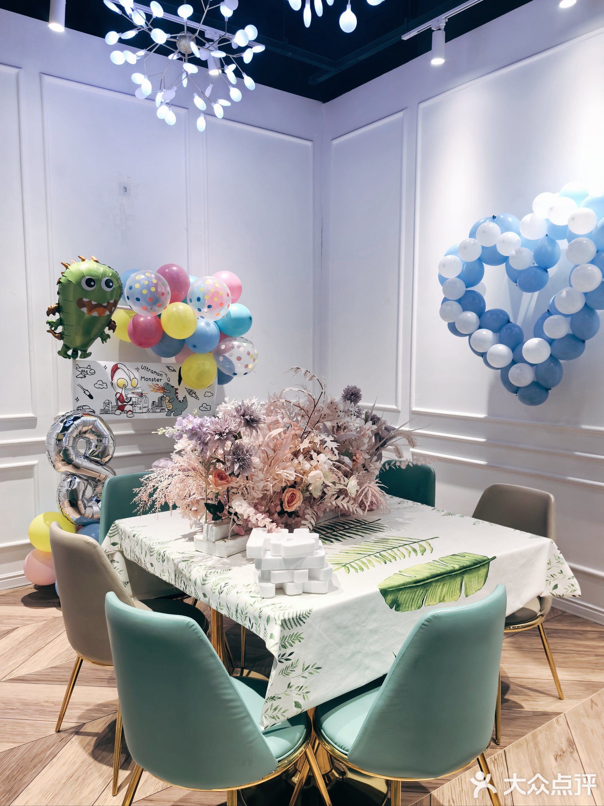 SEVEN COLORS七色亲子·生日会餐厅(名泉广场店)
