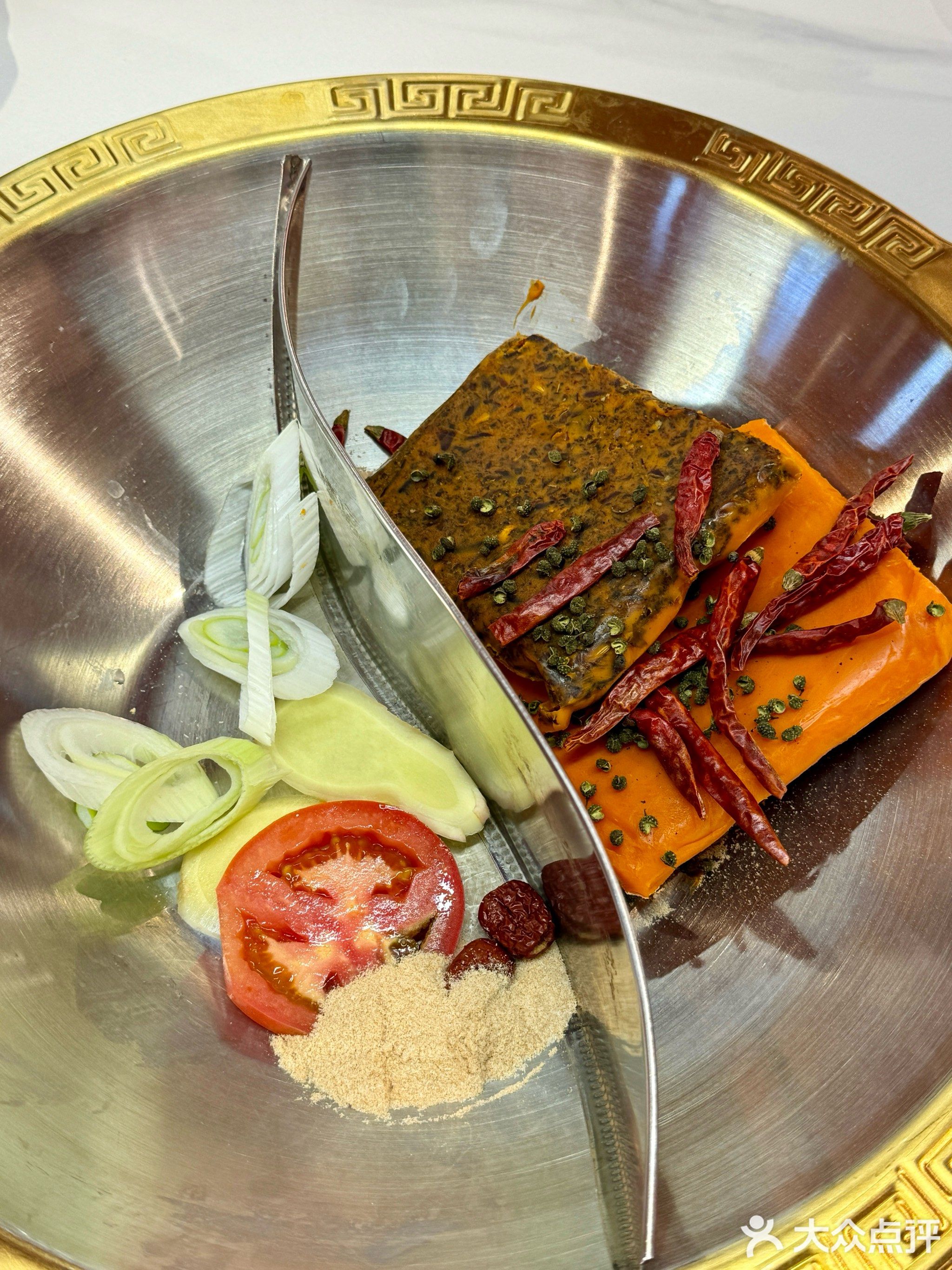 潮牛汇鲜切牛肉自助火锅(万达广场大庆让胡路店)