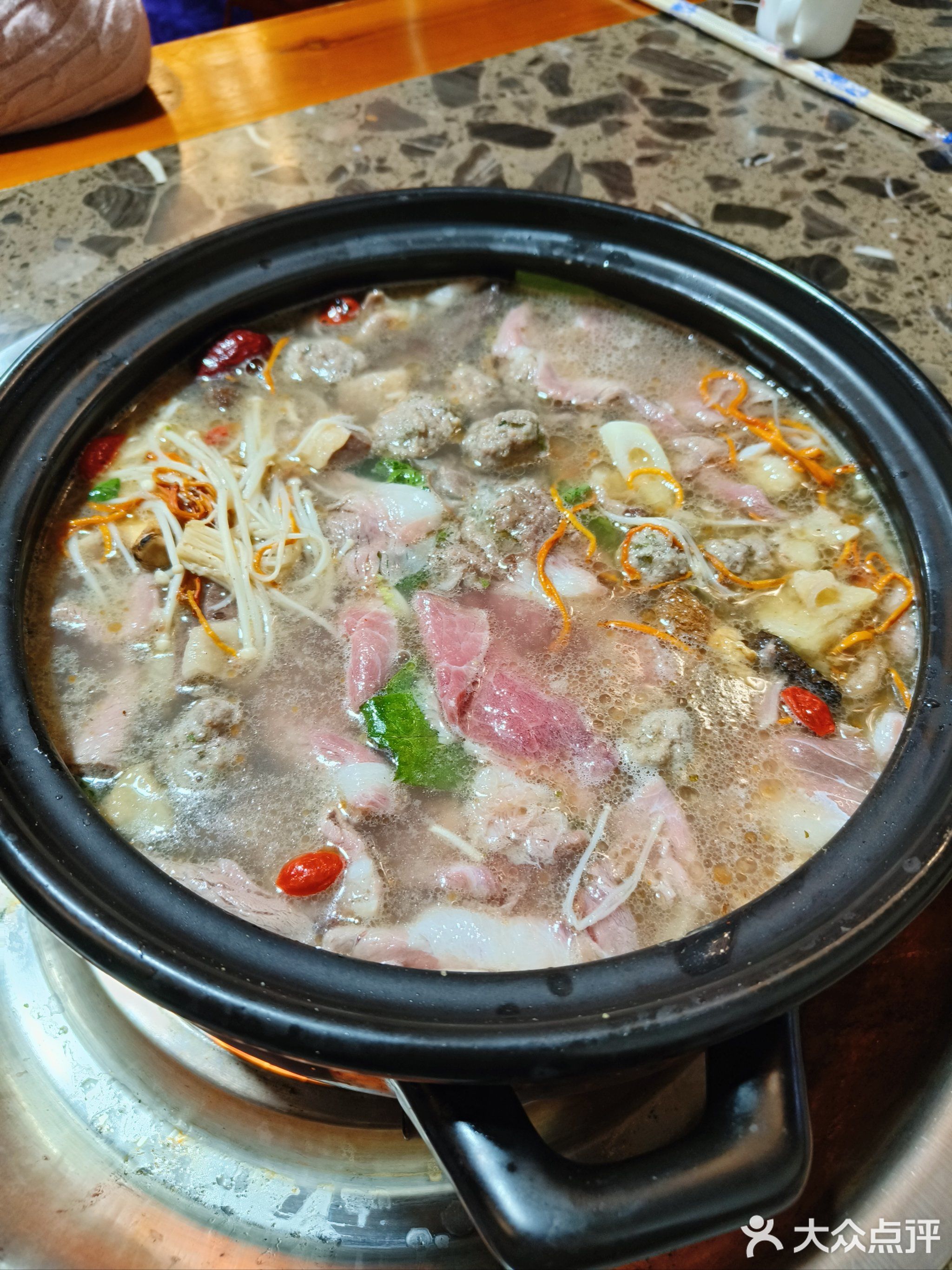 清汤牦牛肉汤锅藏式火锅
