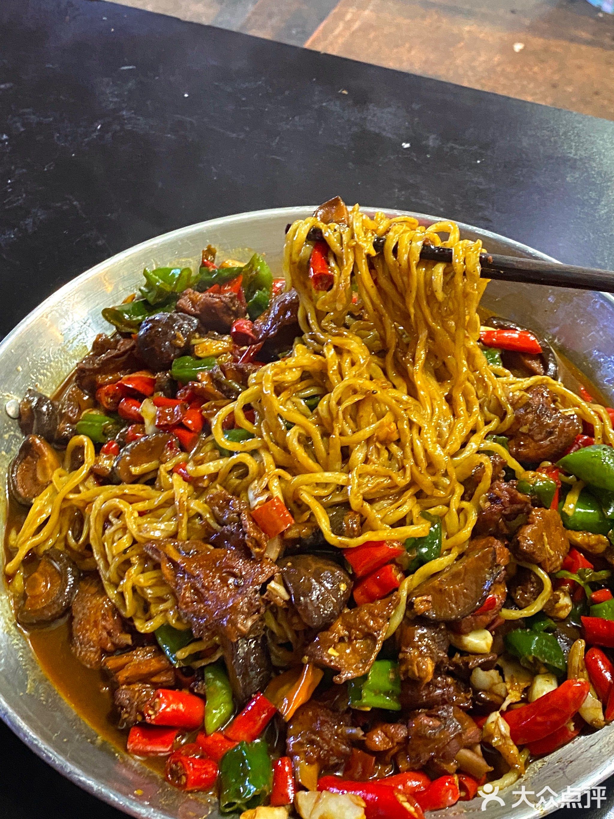 青记手擀面(东方新天地店)