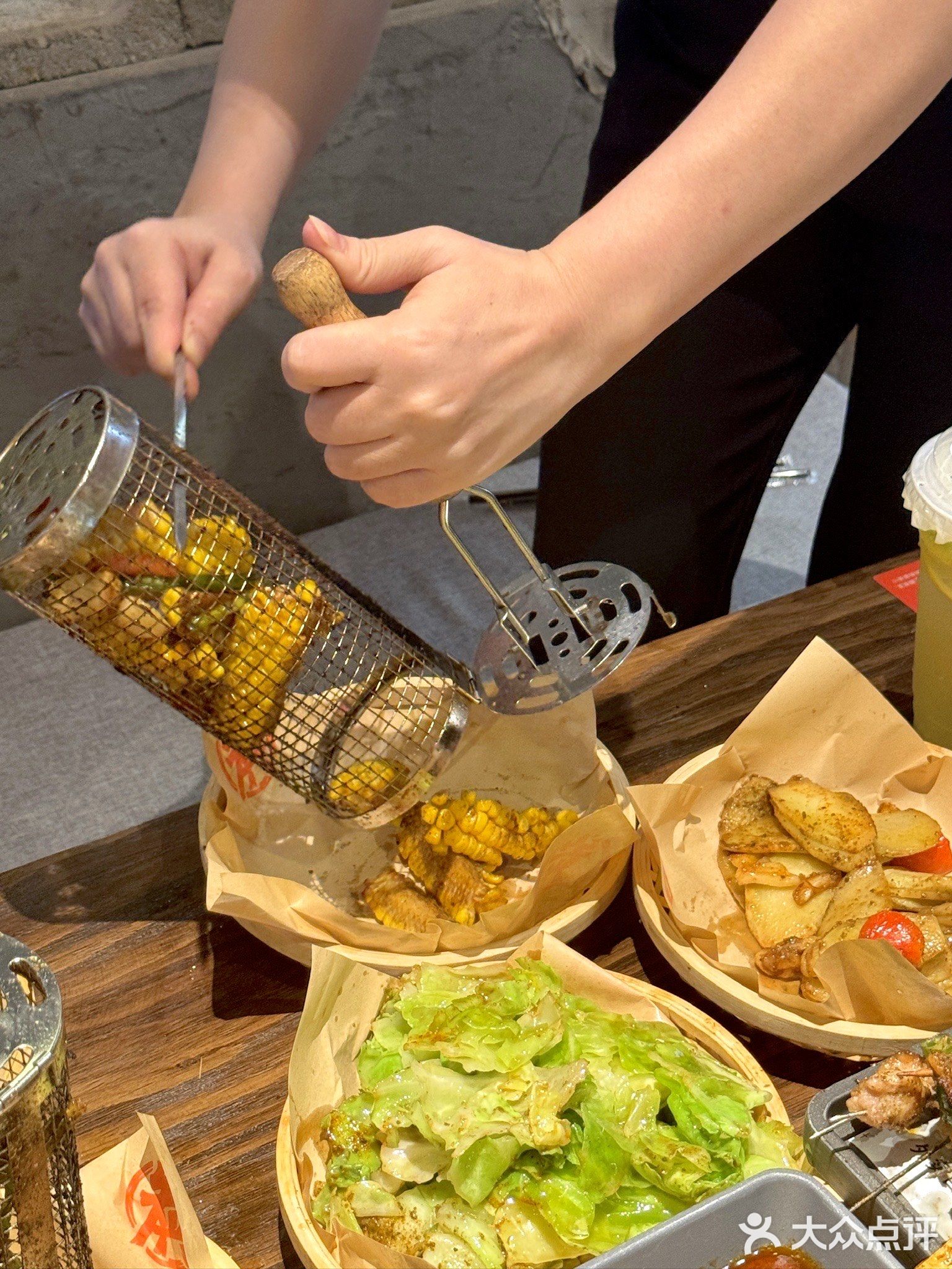 兴炭·炭烤五花肉(华东里万达店)