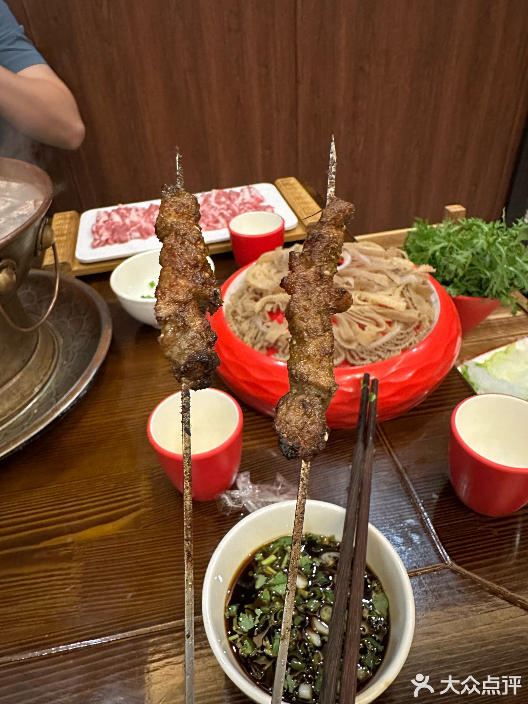 鸿运楼老北京露台铜锅涮肉
