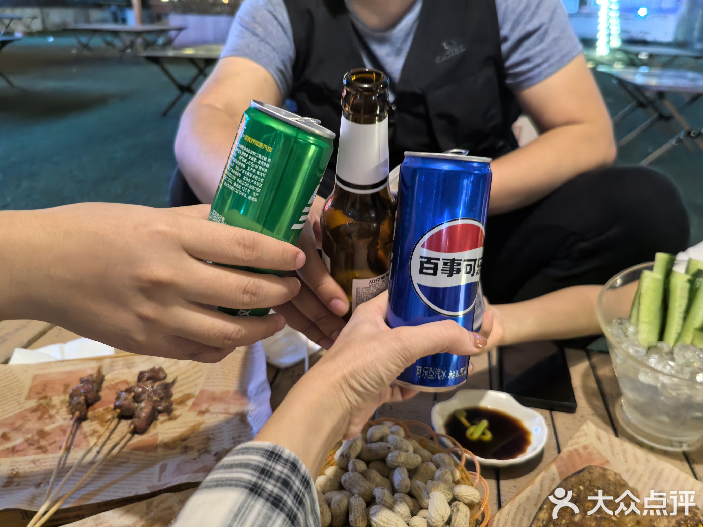 城市星空天台露营餐吧