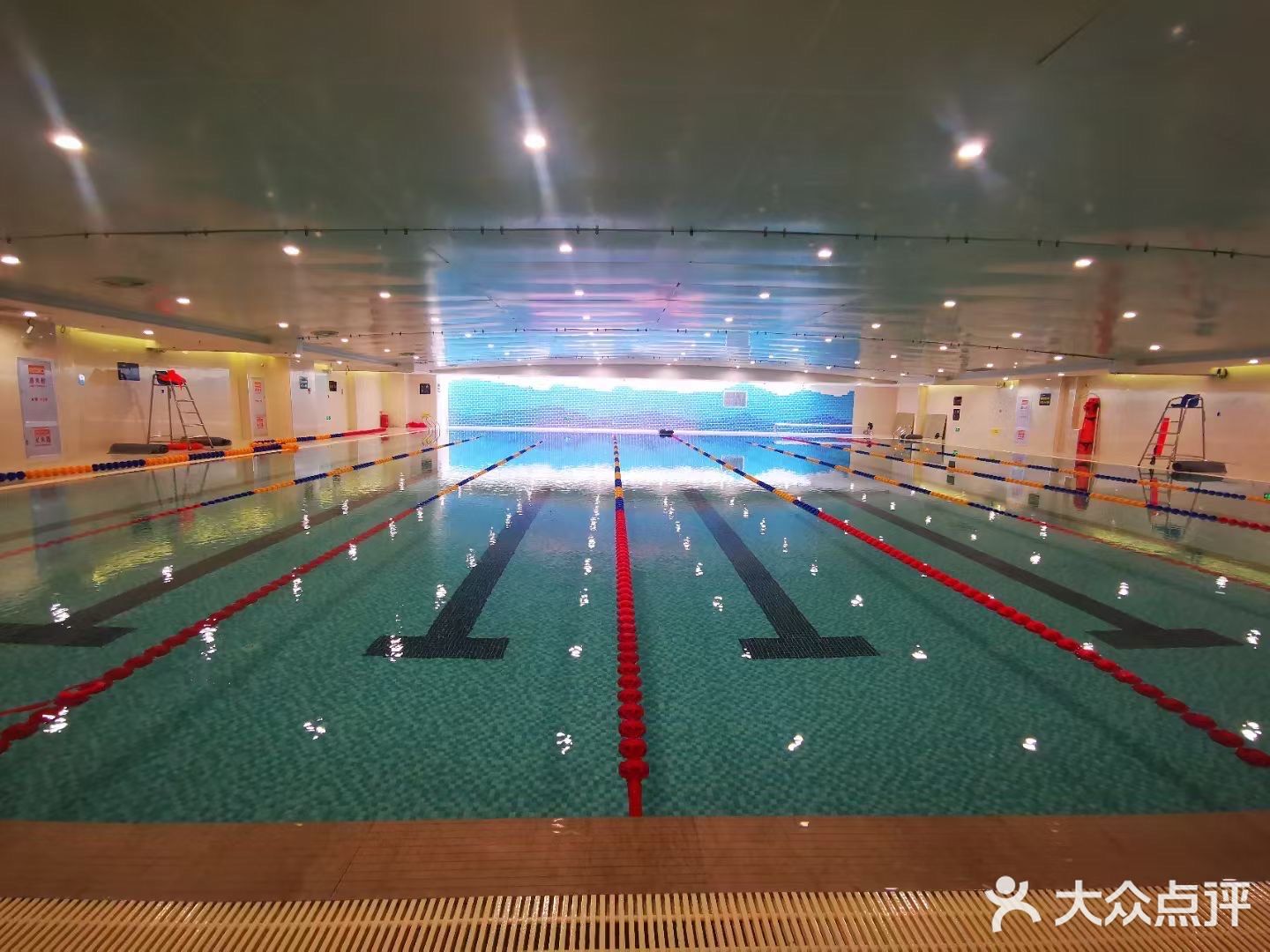 华流泳道游泳俱乐部(富文路店)
