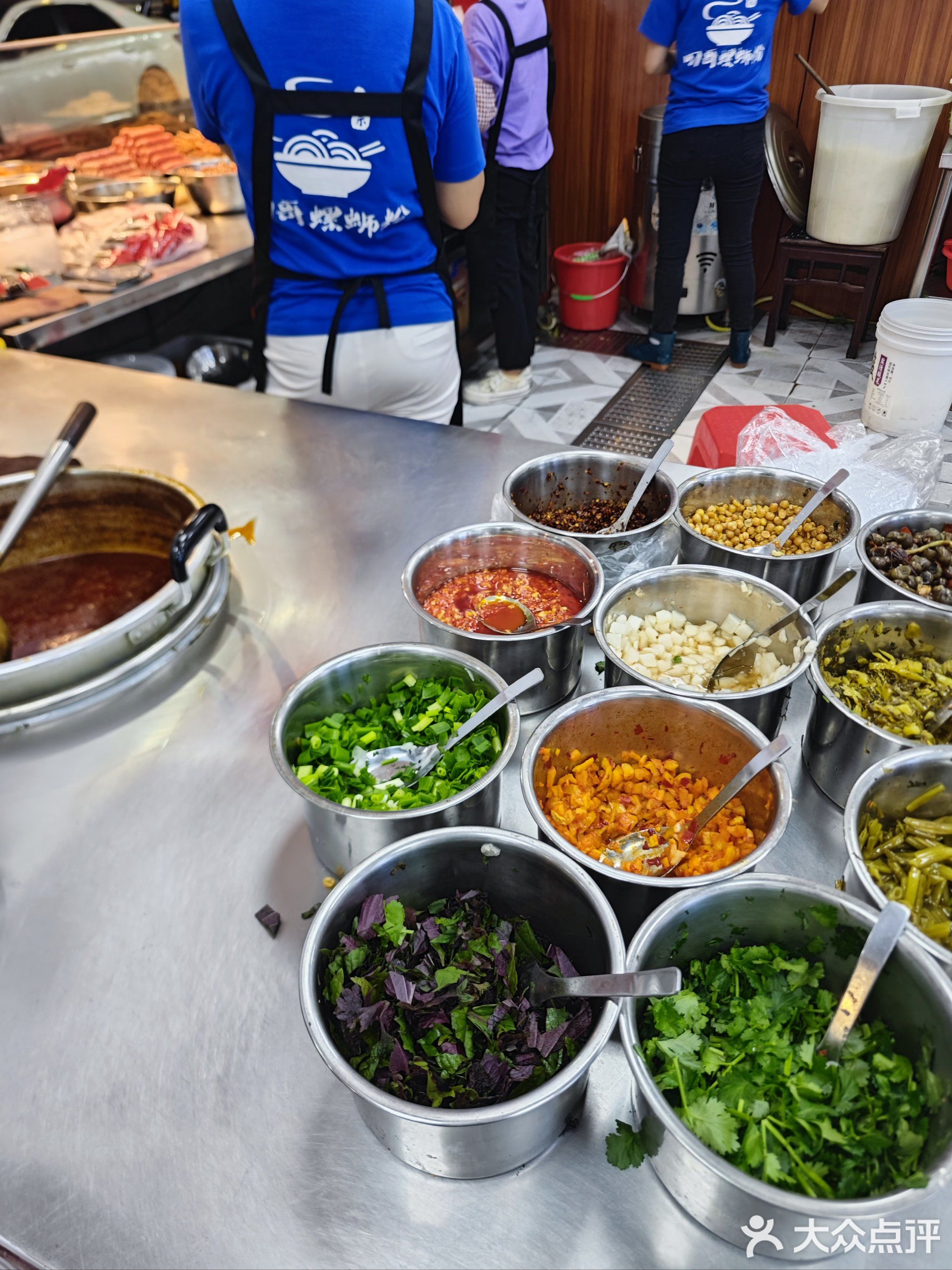 叼哥螺蛳粉(张家边总店)