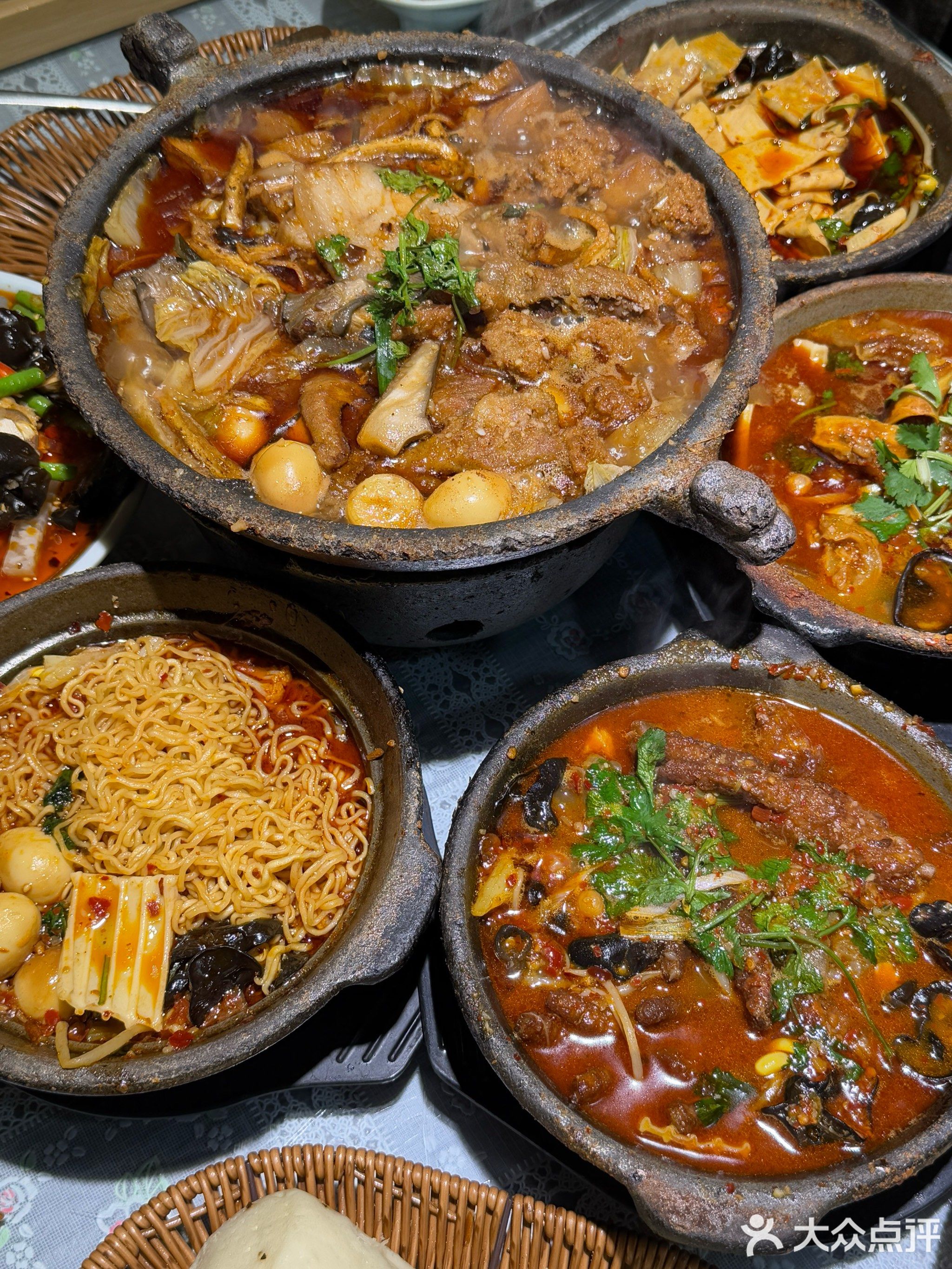 河东海月砂锅居(晋阳街店)