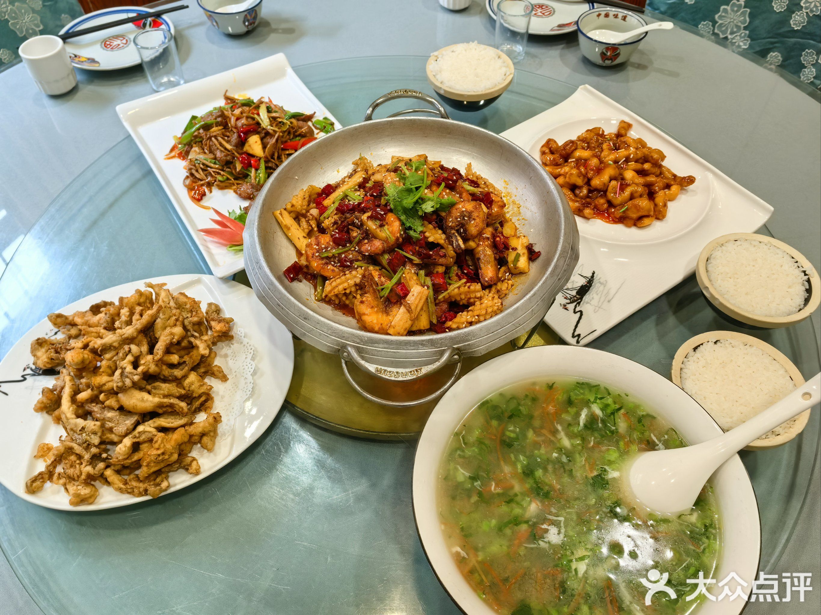 钛苑酒楼(七一家属区店)