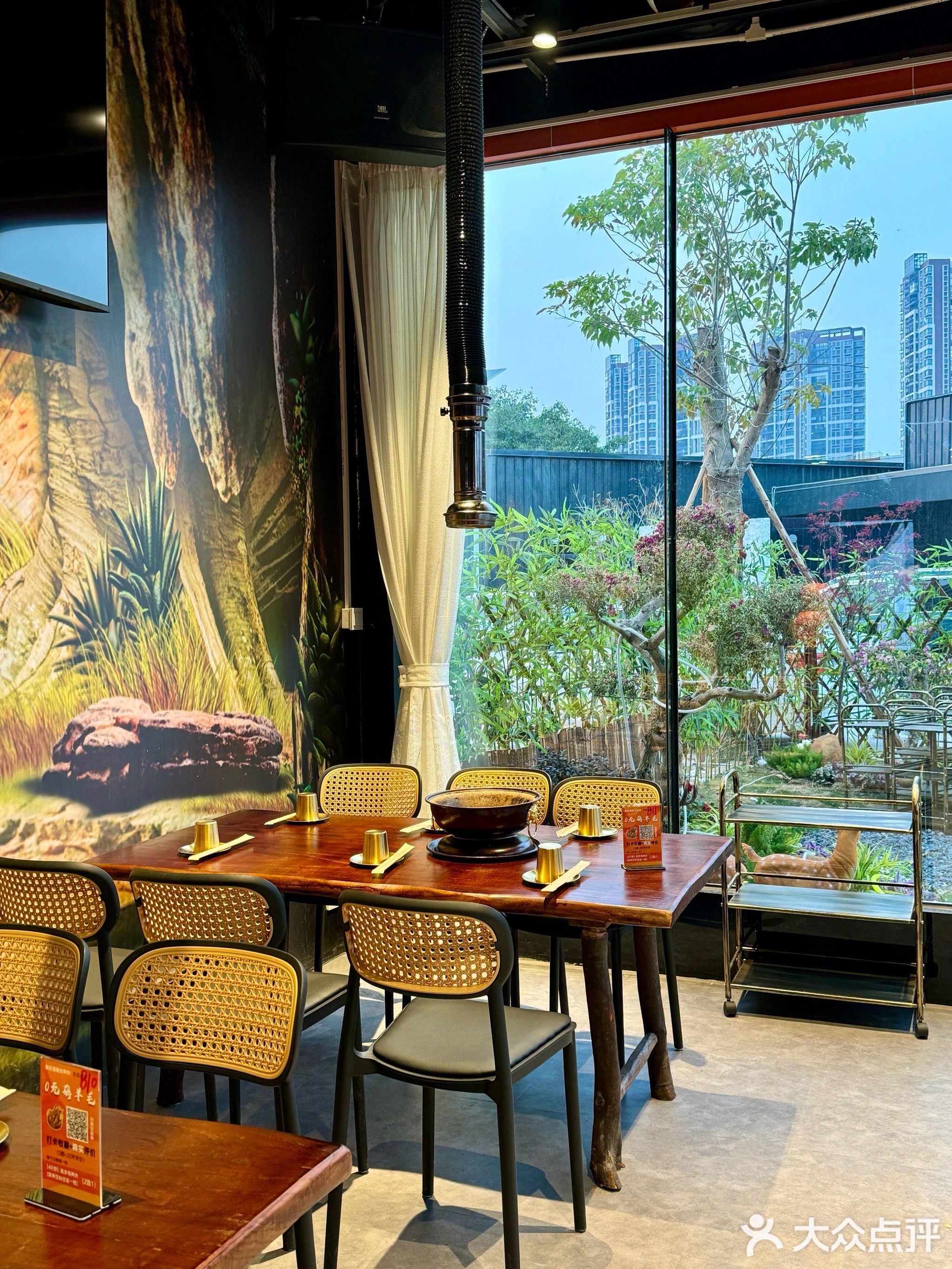 桃花源音乐烧烤酒馆(湖东路店)