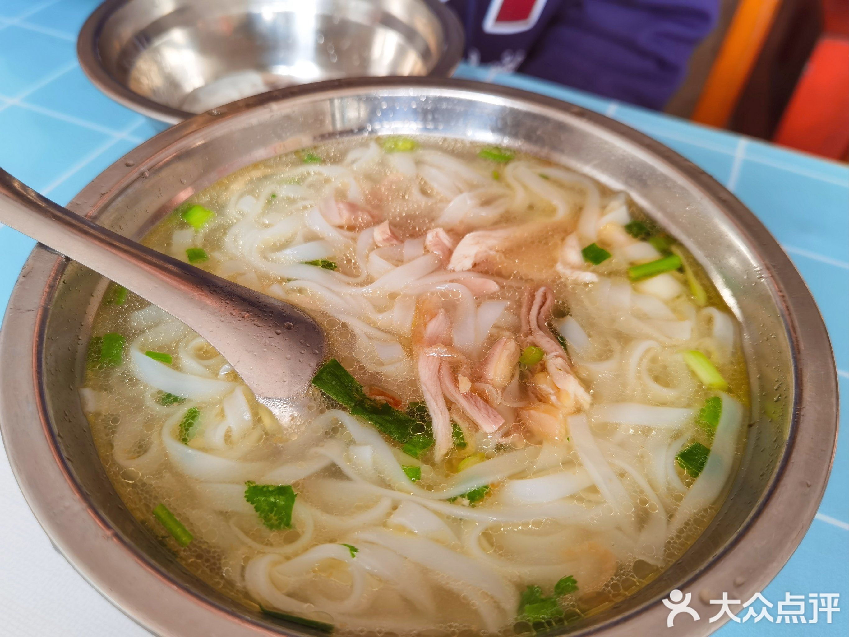 春华越南鸡肉粉店