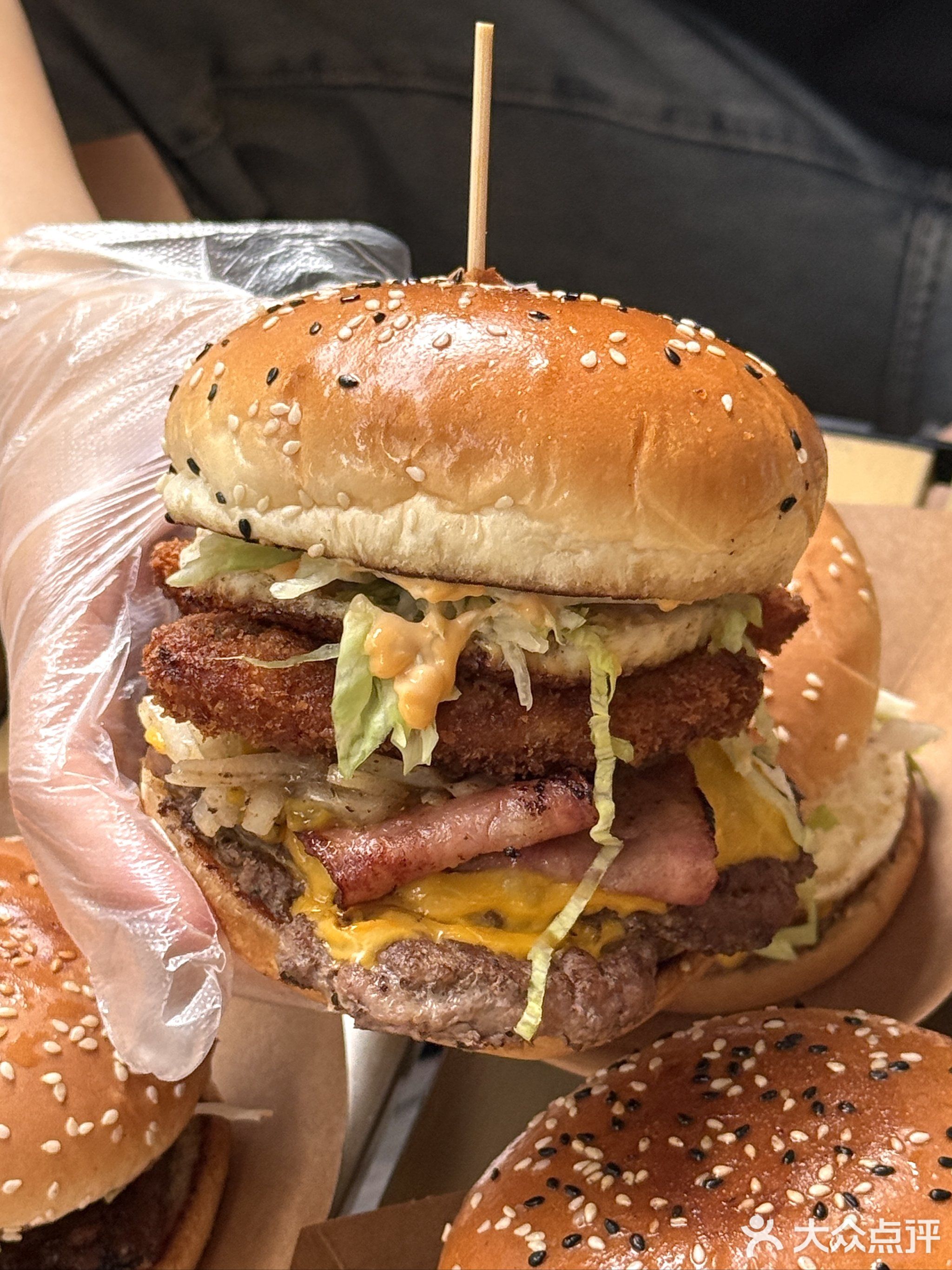 牛小舜·街头汉堡特色香柠