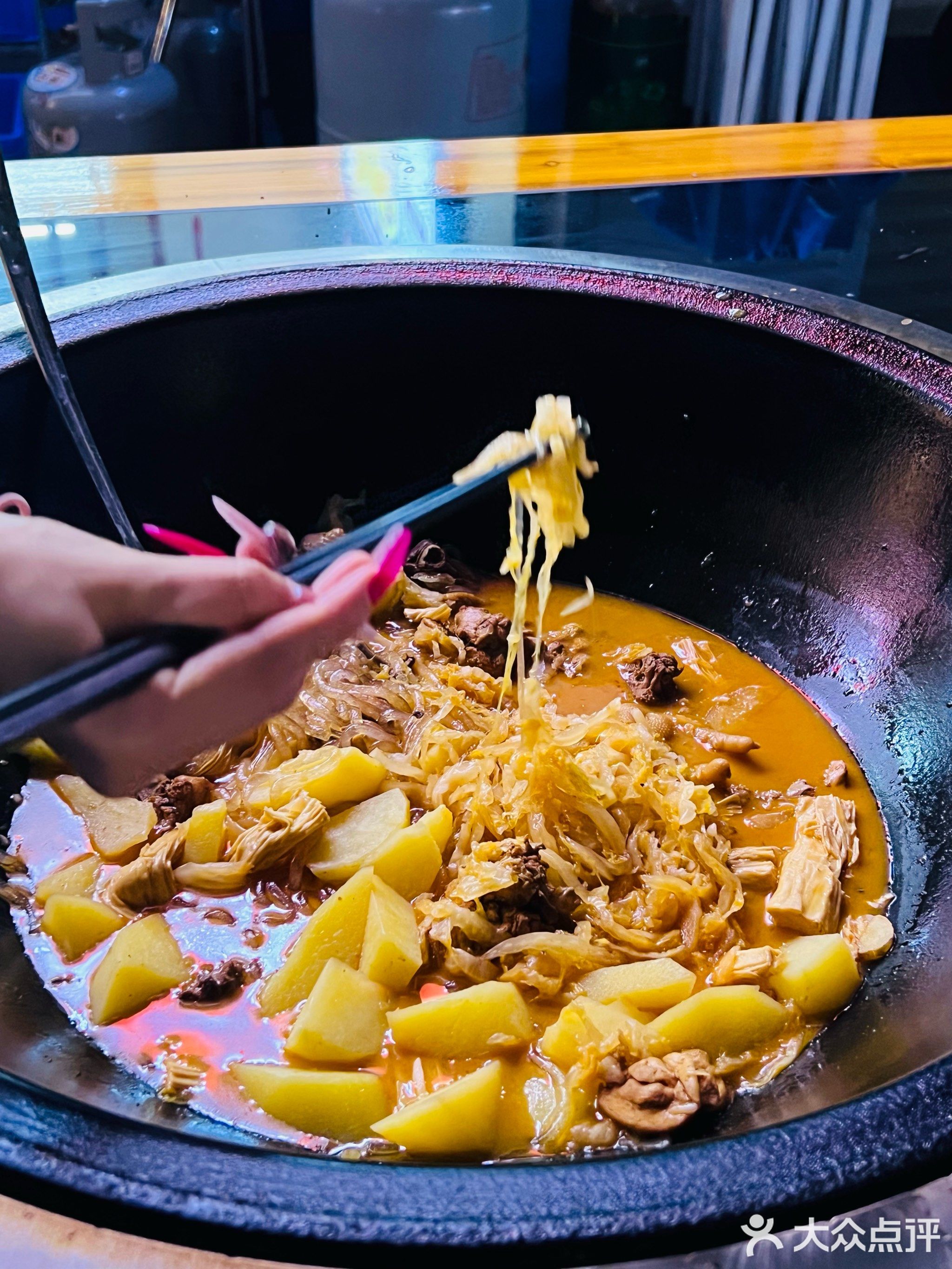 李记东北铁锅炖(汇一城店)