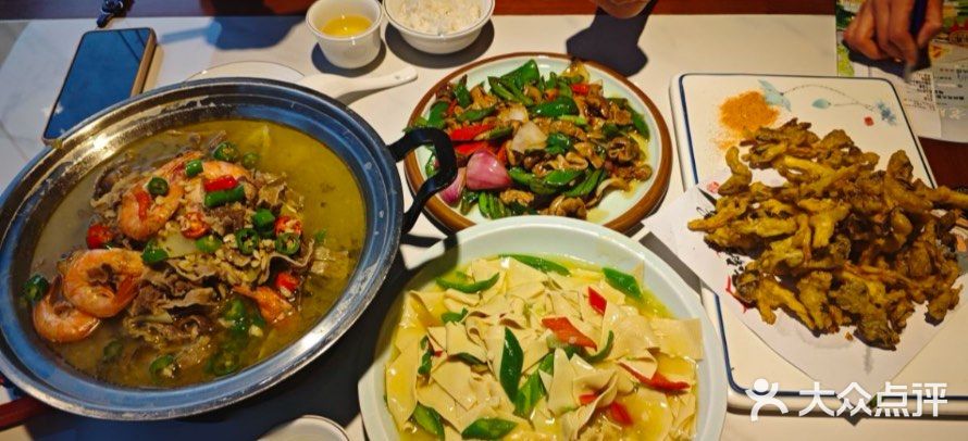 鑫丰源·老厨东北菜(御蓝湾店)