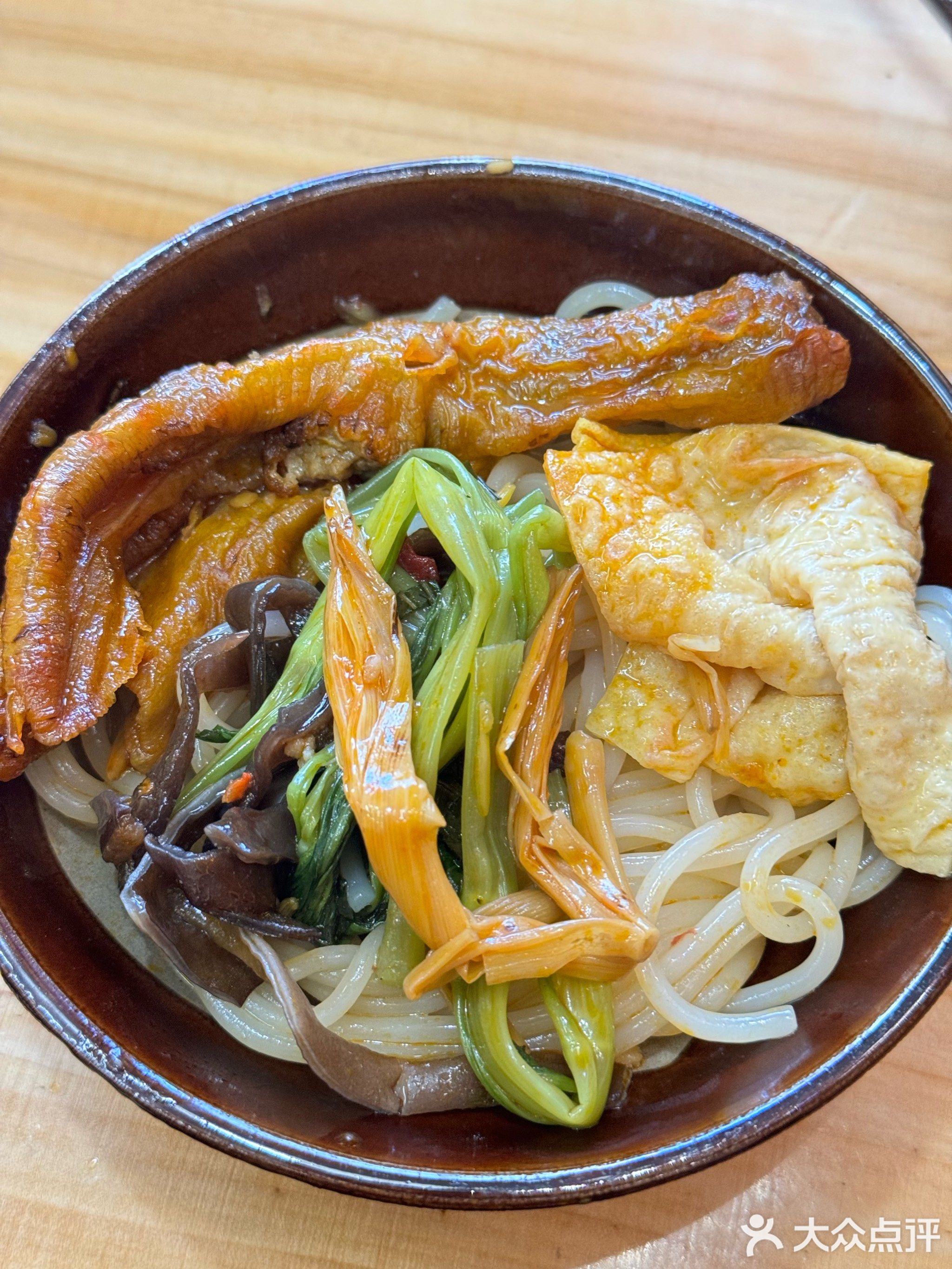 柳三喜卤味螺蛳鸭脚煲