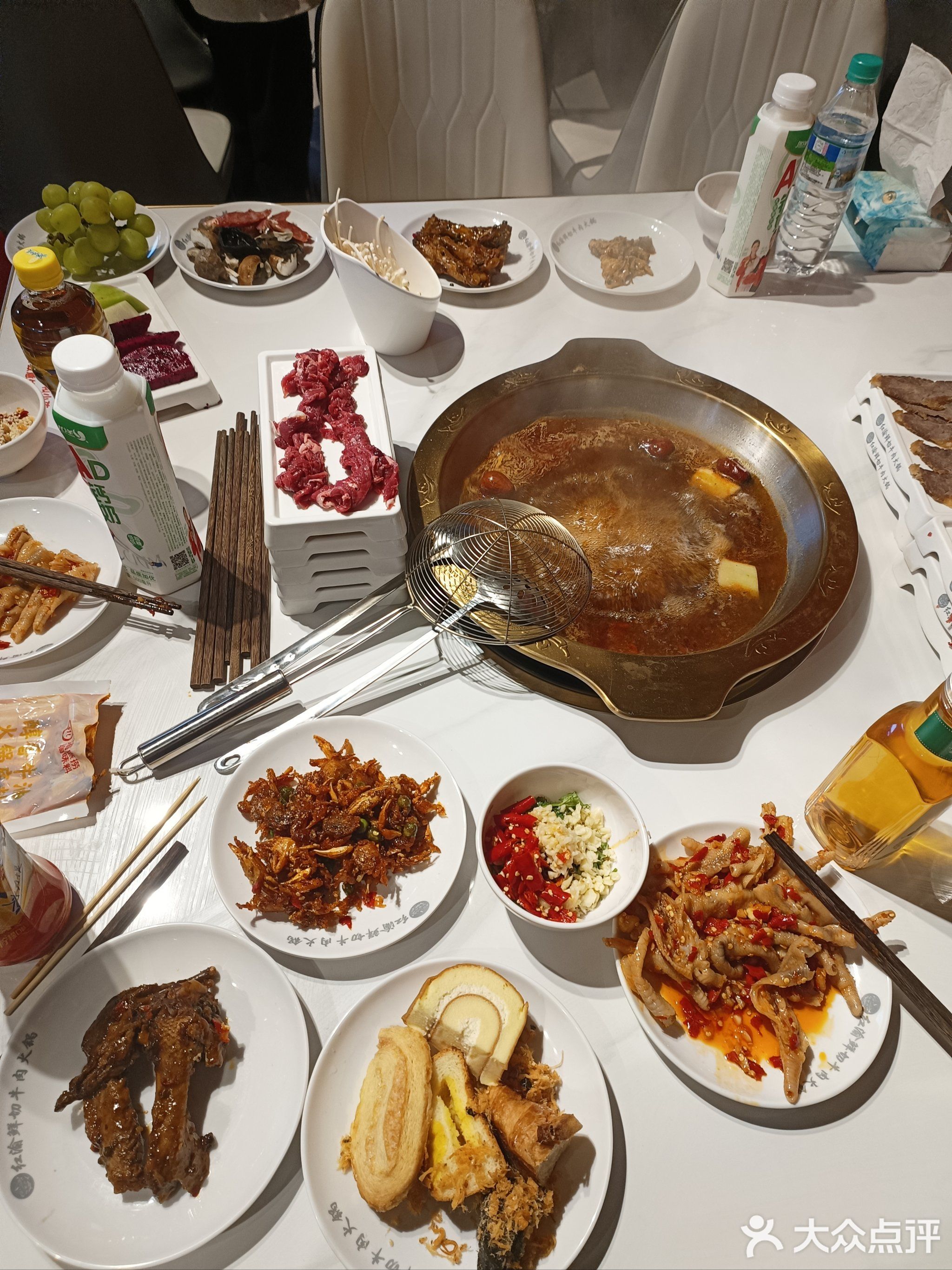 红渝自助鲜切牛肉火锅