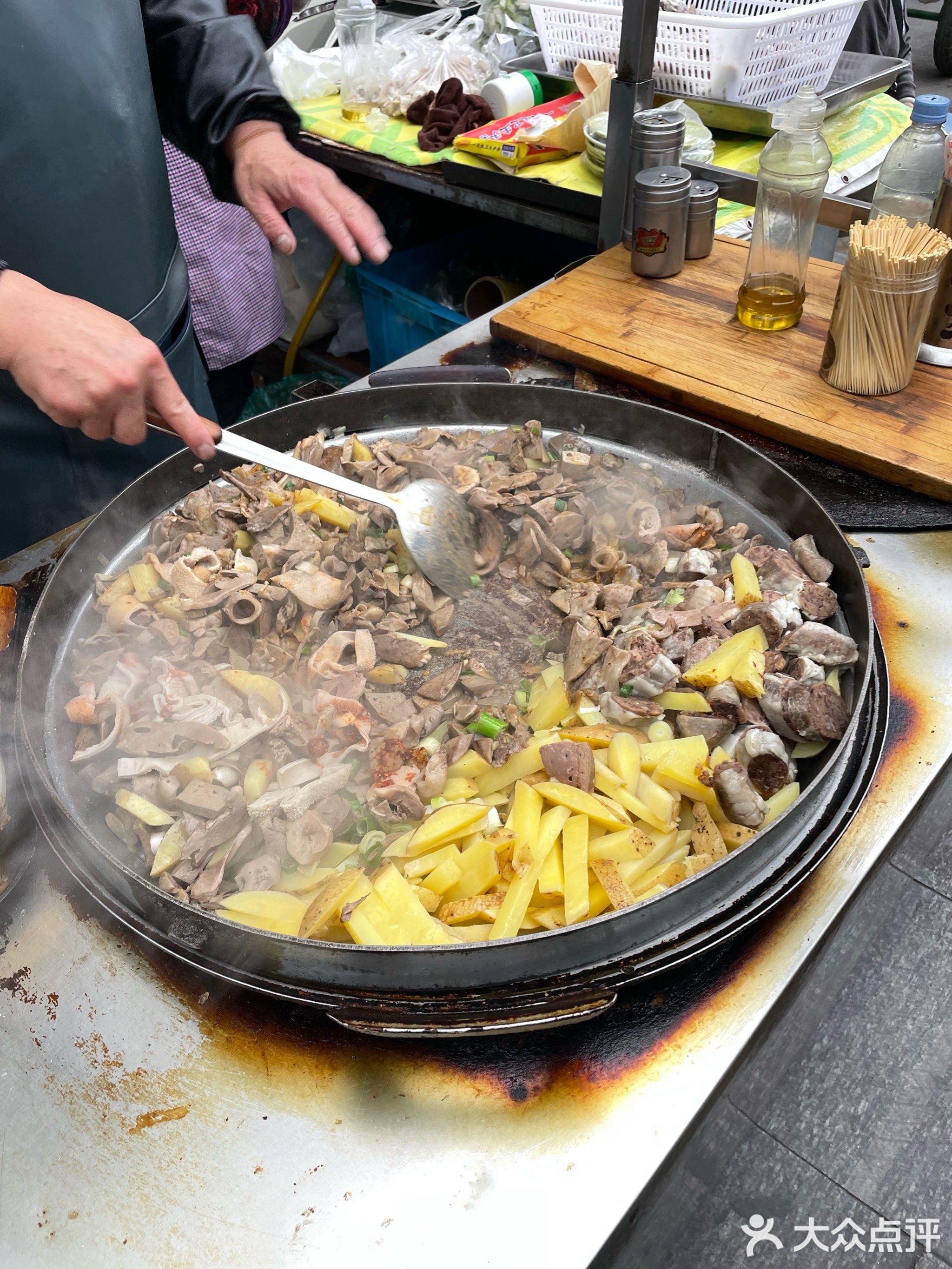 小胡子炒羊杂