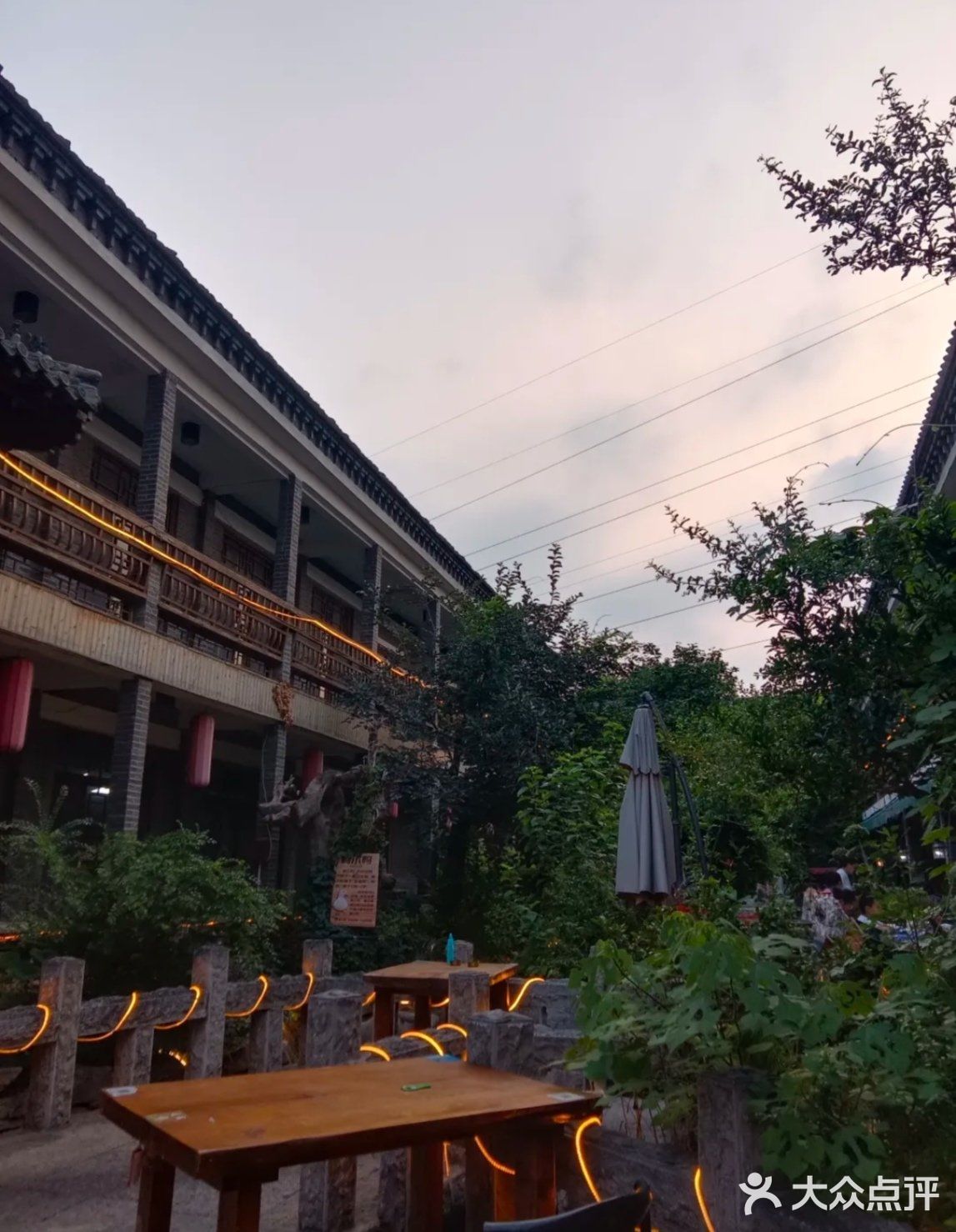 万家灯火烤全羊·烧烤龙虾音乐广场