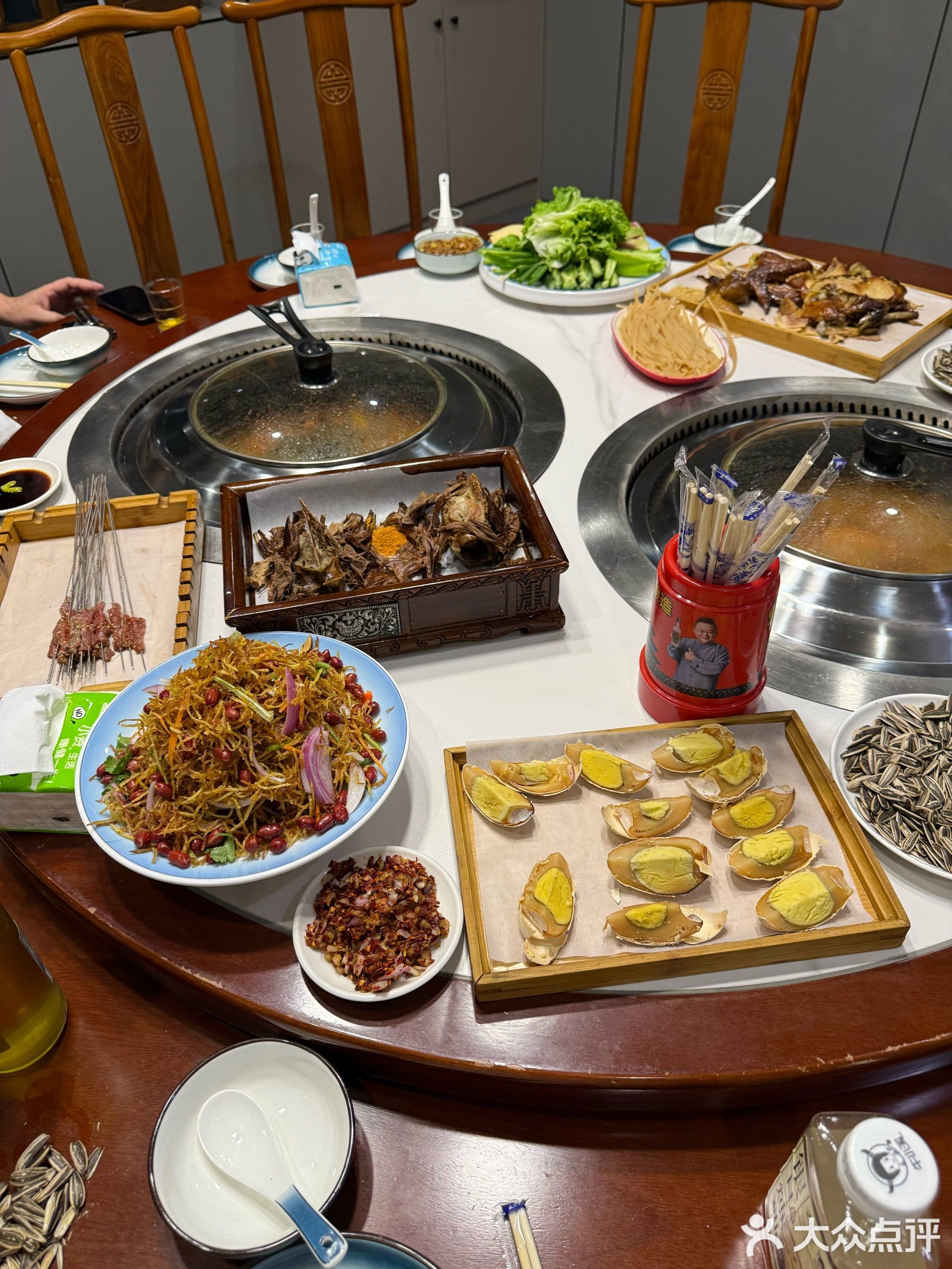 新泓利土窑烧烤大碗菜