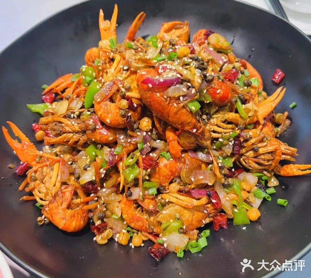 光头龙虾·烧烤海鲜复合餐厅(新北店)