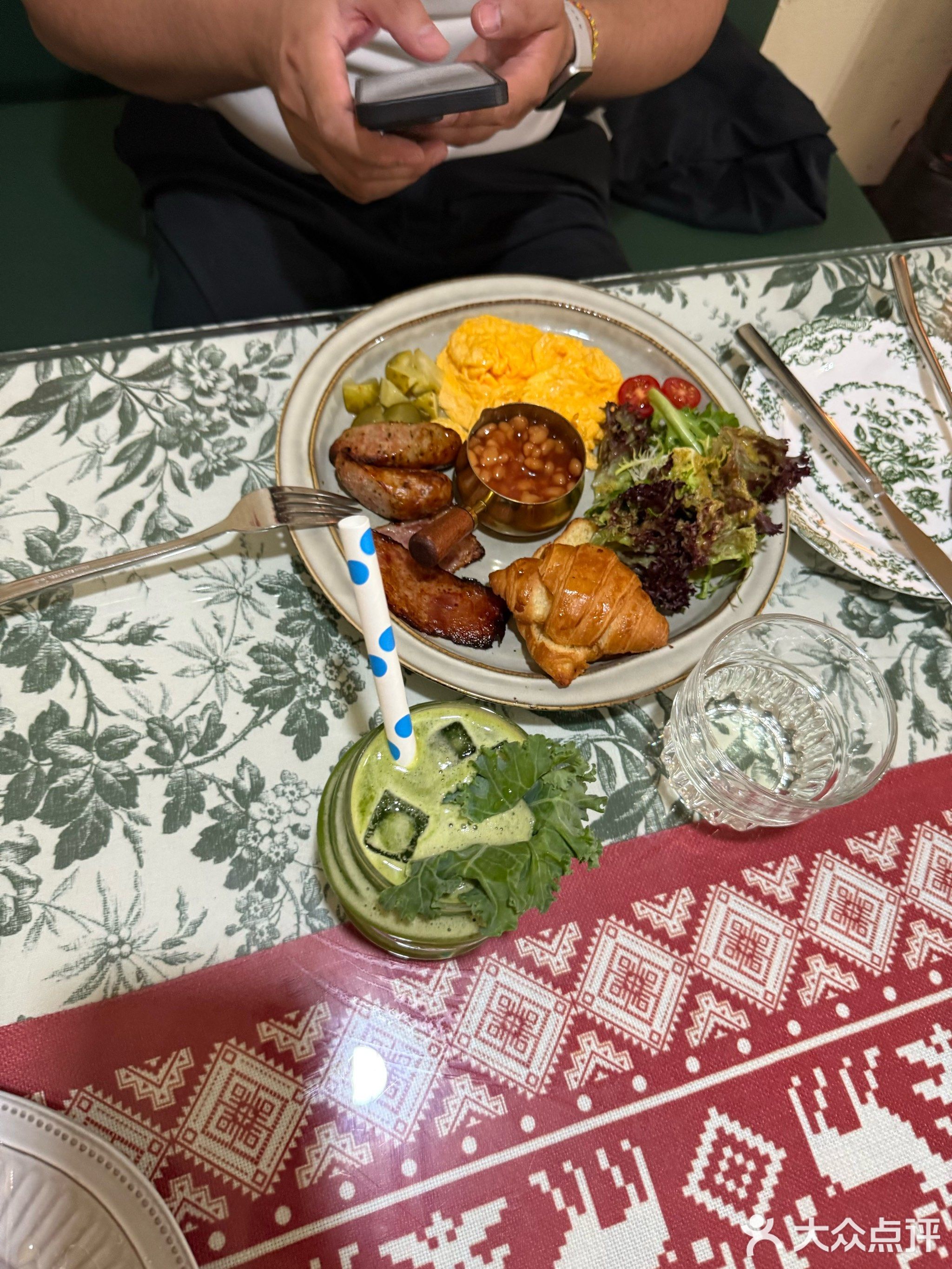 Dada·Brunch&Bistro