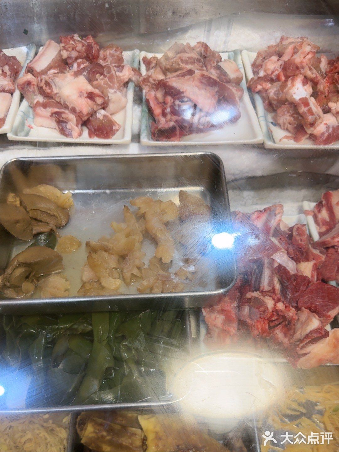 小两口筋头巴脑牛排牛尾锅