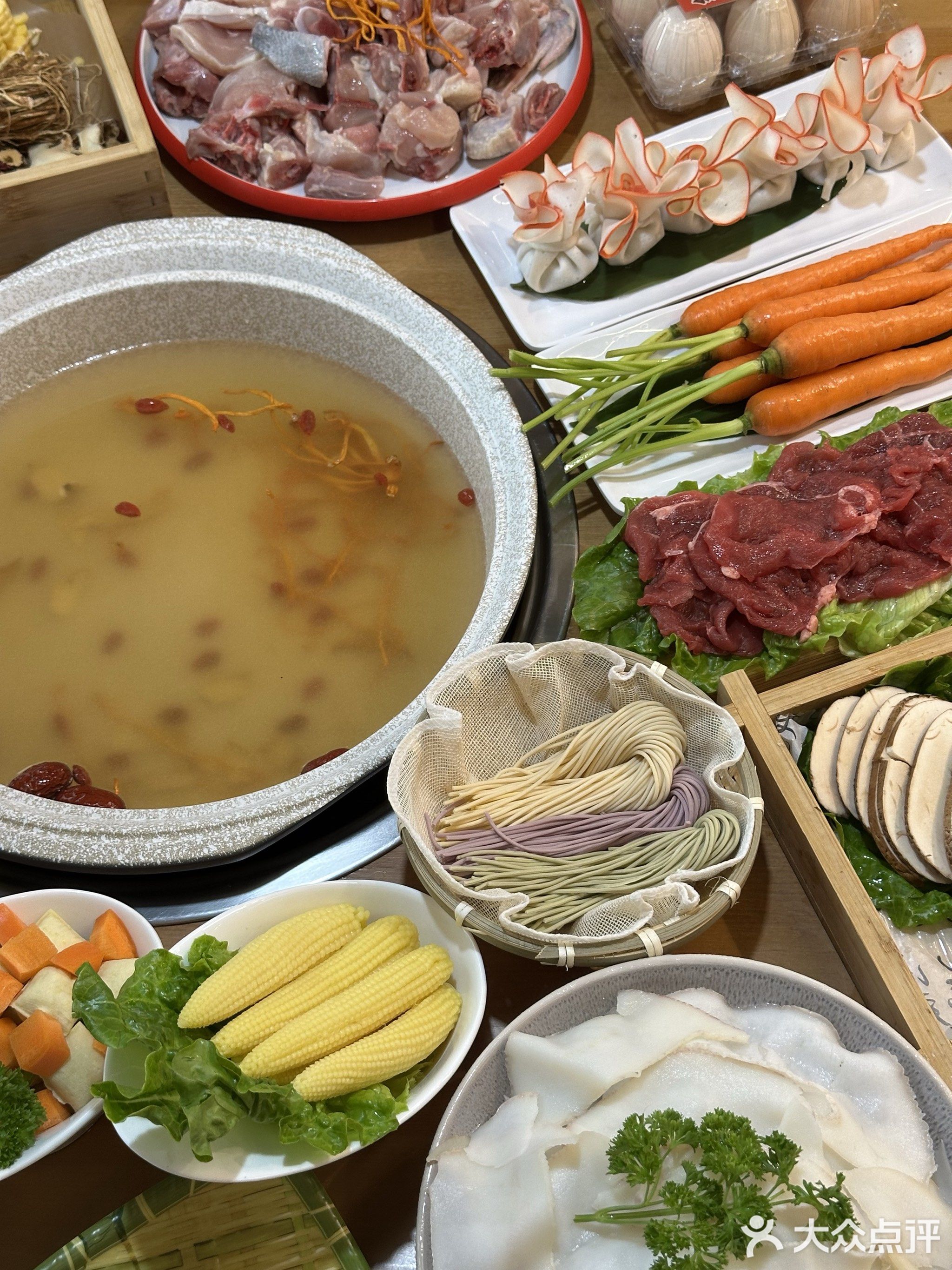 幺幺鸡药膳火锅