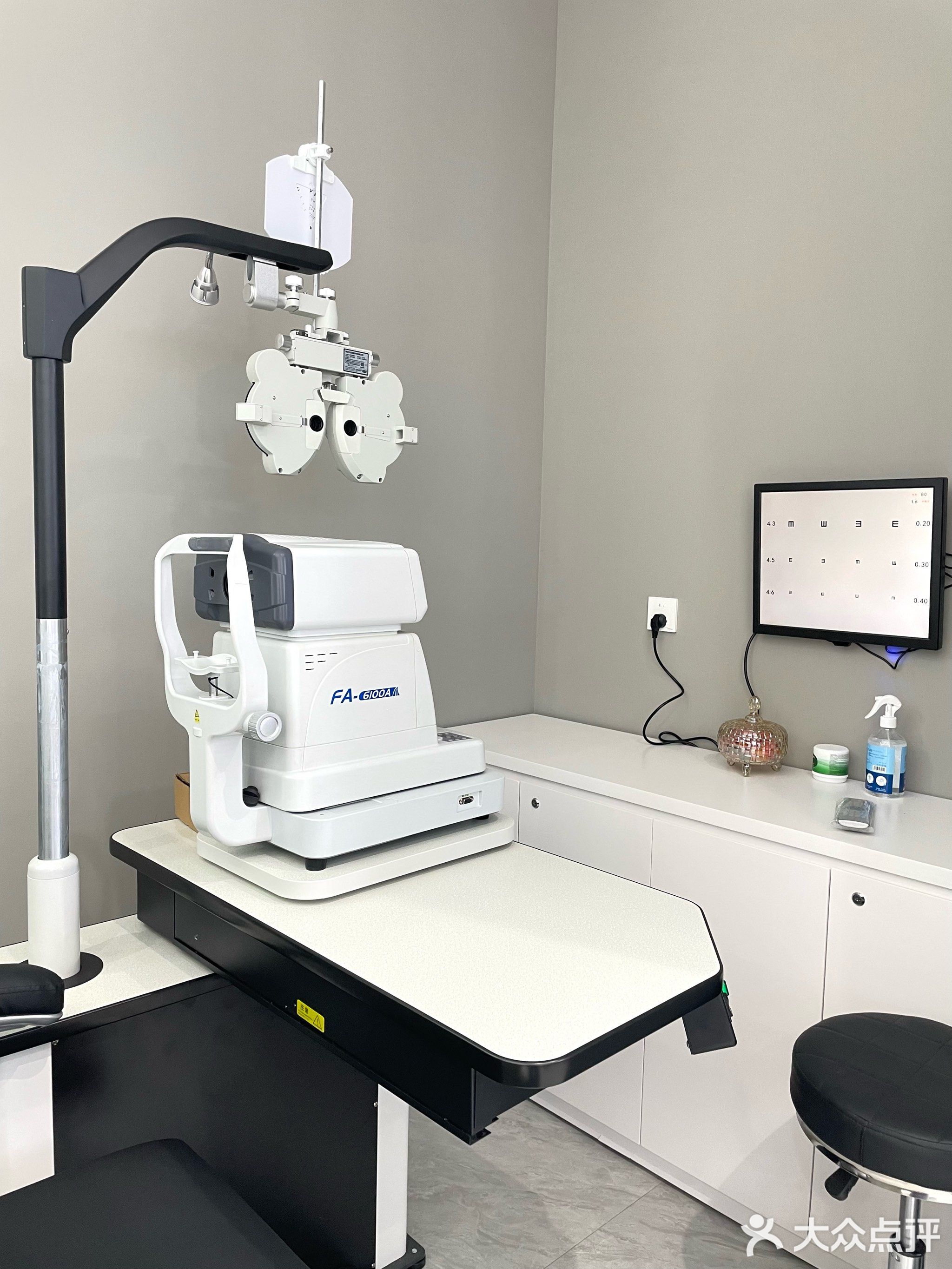 鹿陌眼镜-蔡司官方授权店(利和广场店)