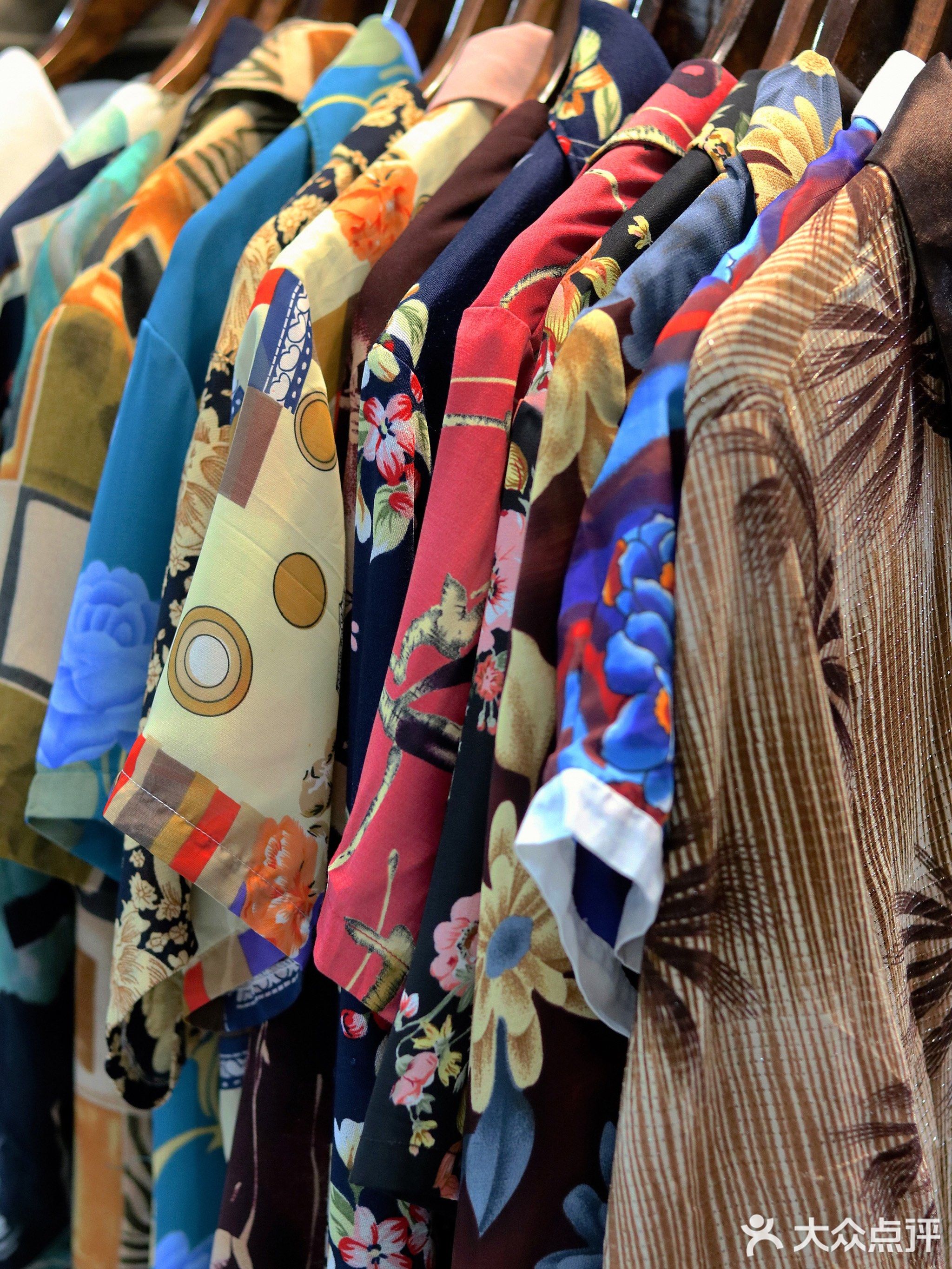 古着市场(轩辕殿居民楼店)