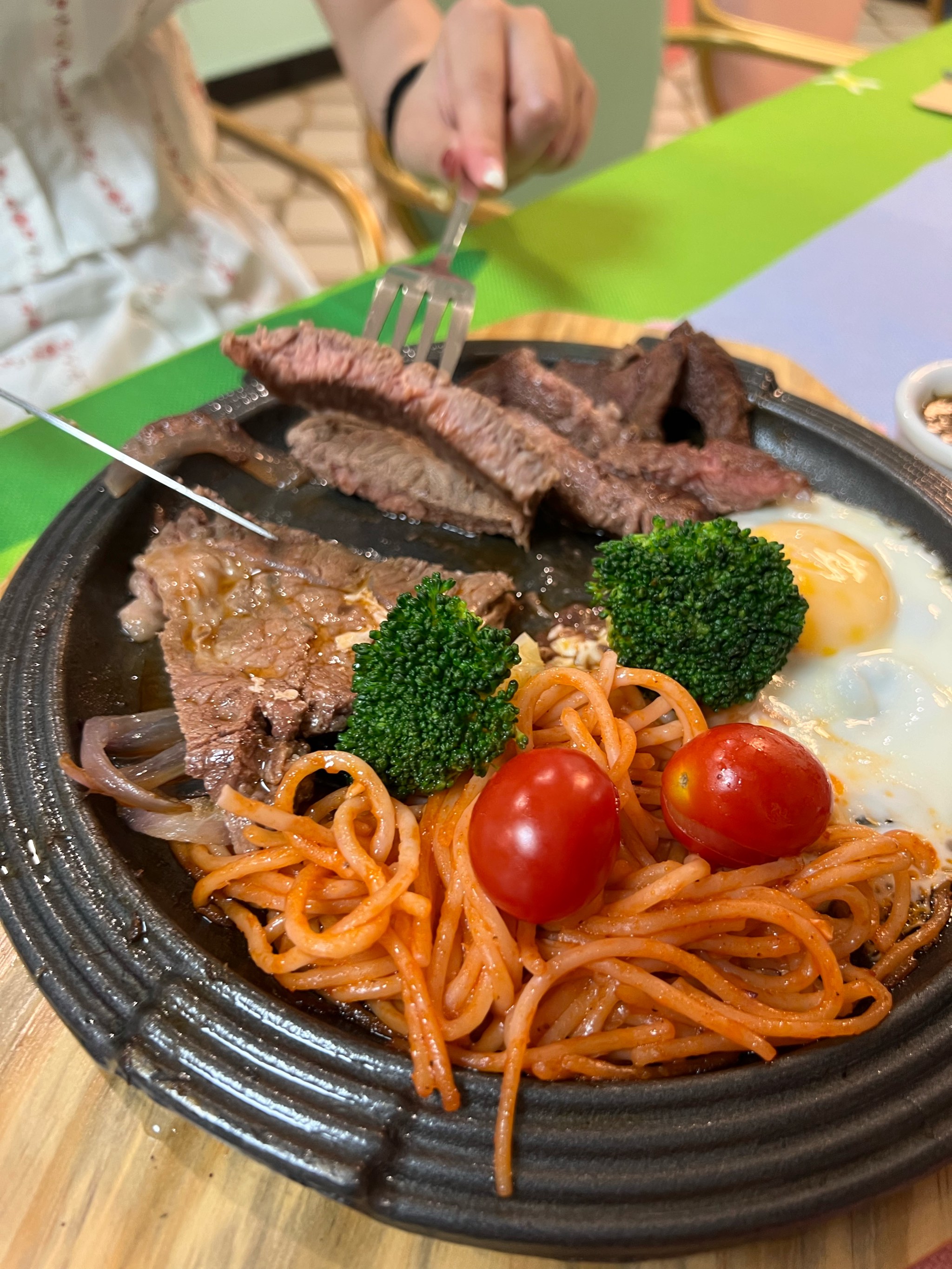 小末莉亲子餐厅(镇江吾悦广场京口店)