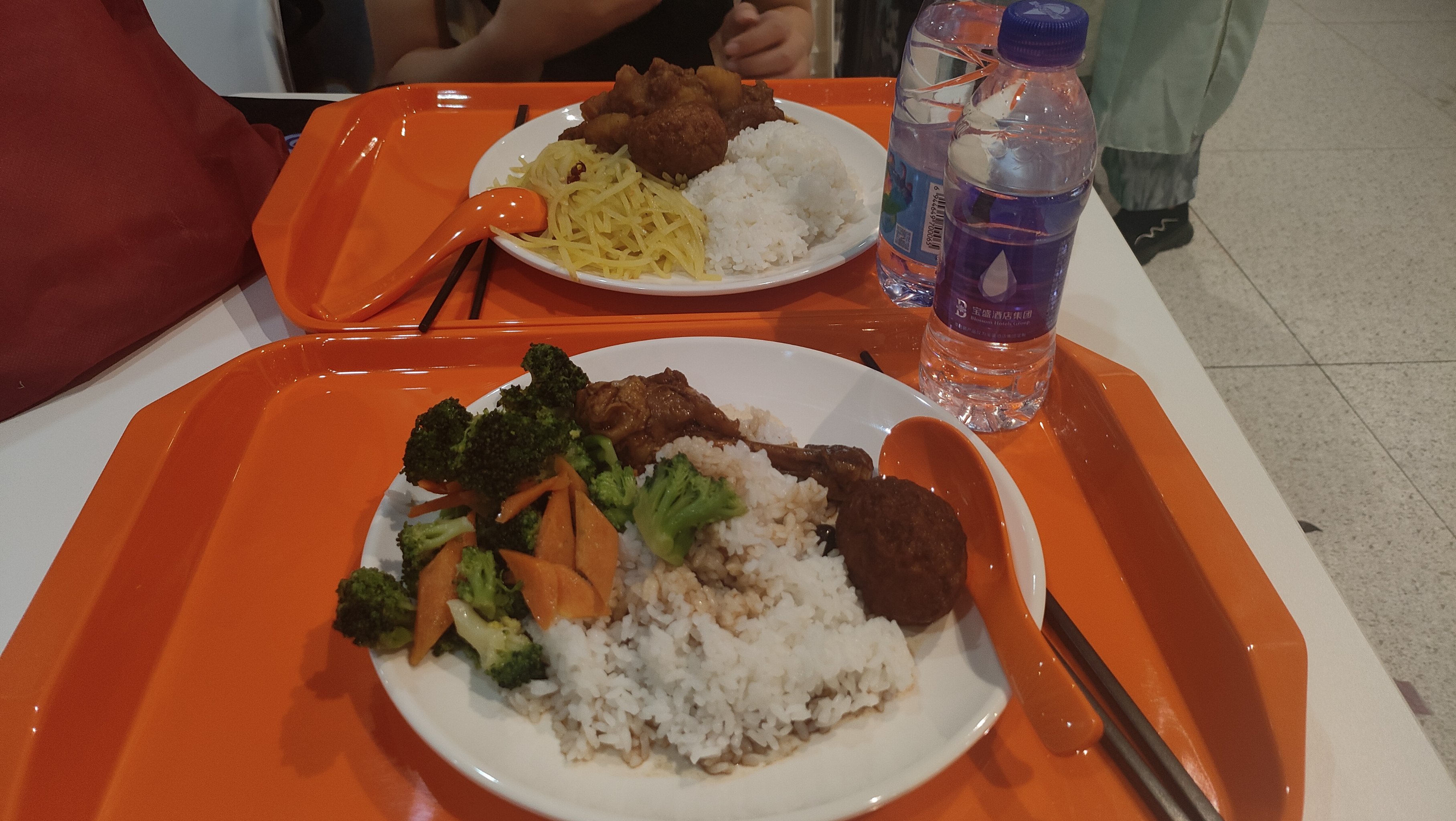 地下美食城
