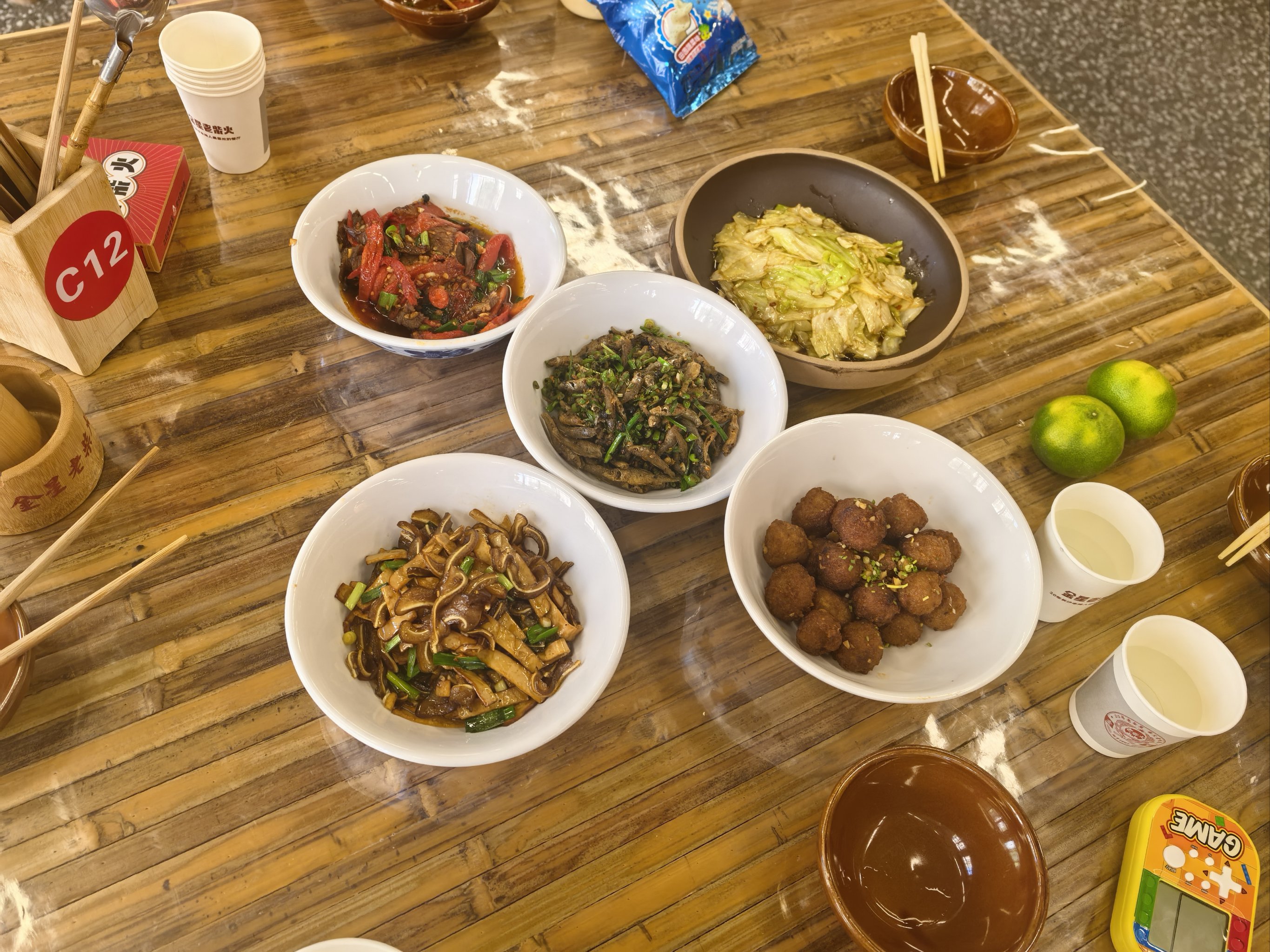 老农村柴火饭店