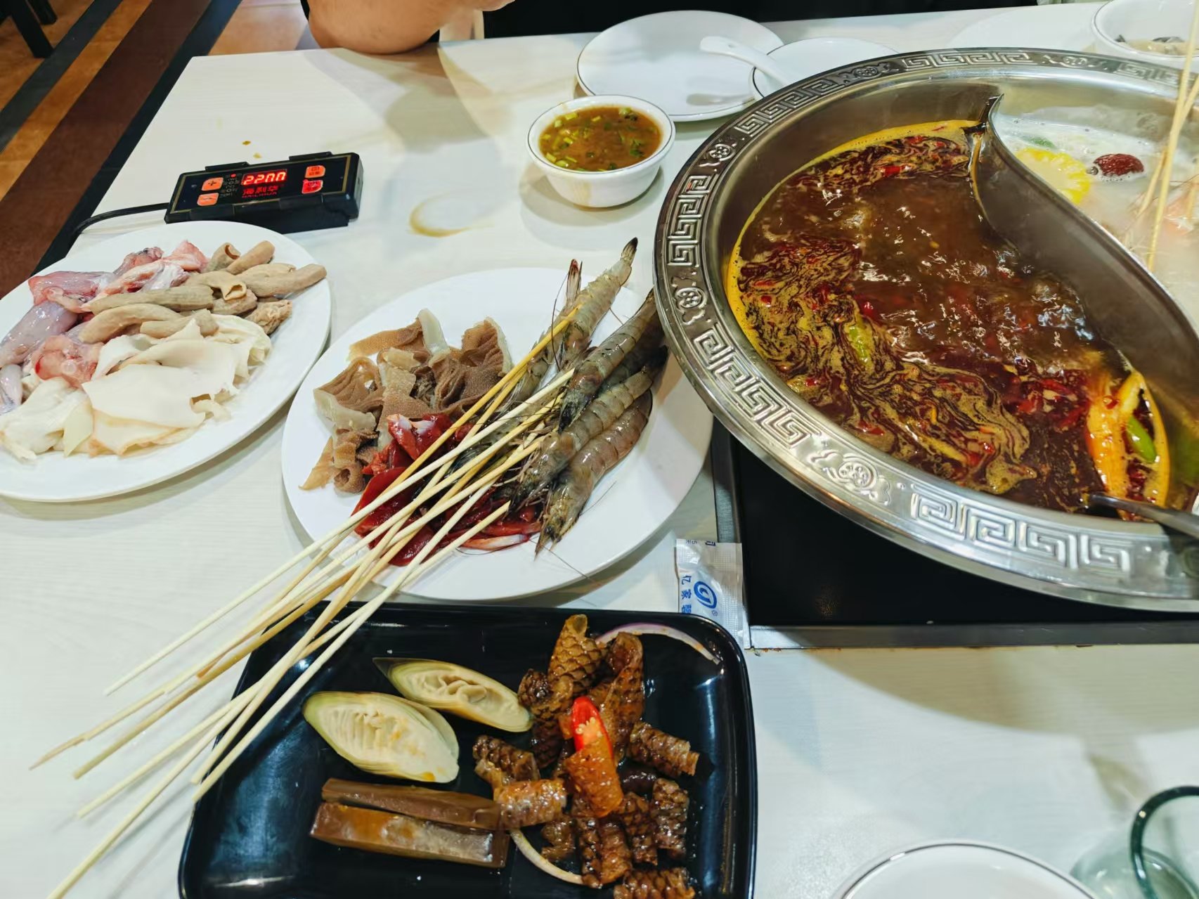 尚品海鲜肥牛自助火锅(湖明店)