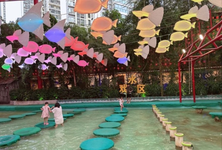 三亚亲子赶海水上乐园