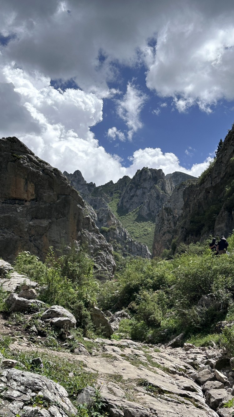 阿坝州纳摩大峡谷